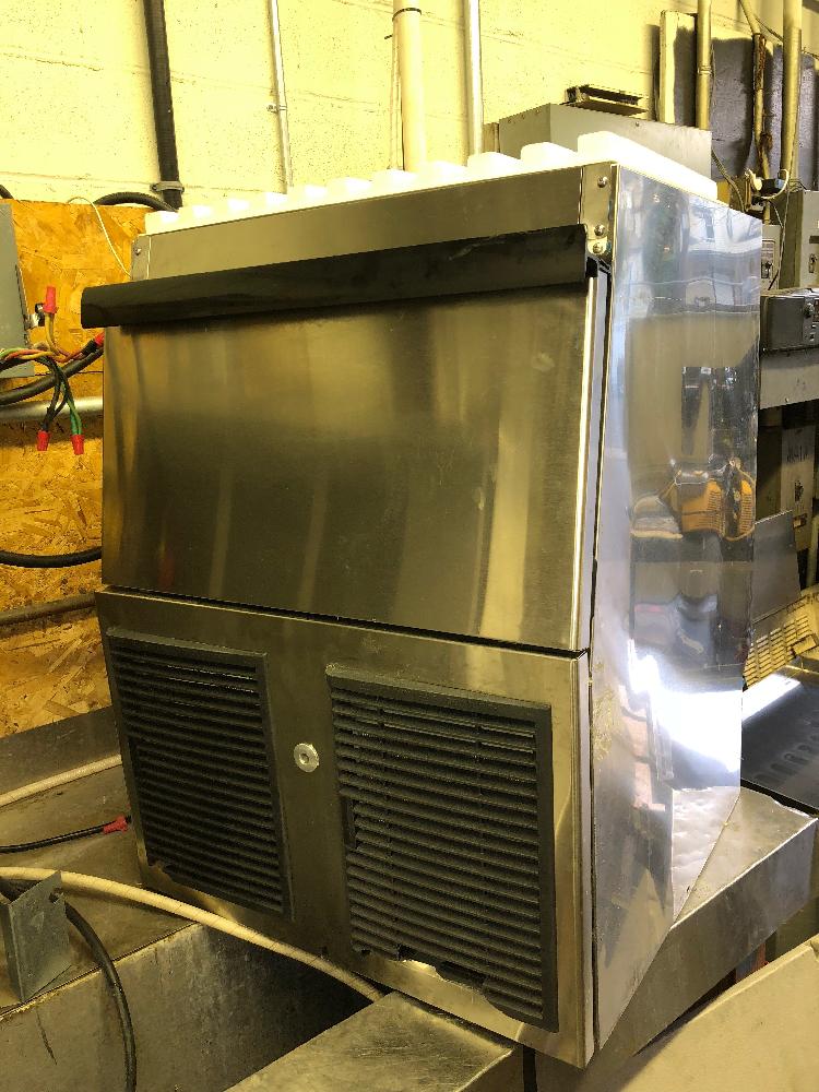 Hoshizaki and Manitowoc Flake Ice Maker Machines are Right Model for