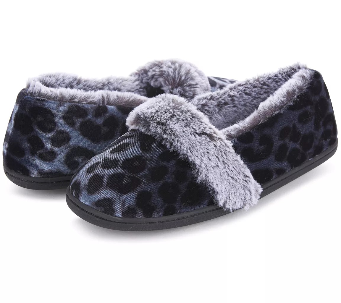 Women's Roxy Leopard ClosedBack Slippers