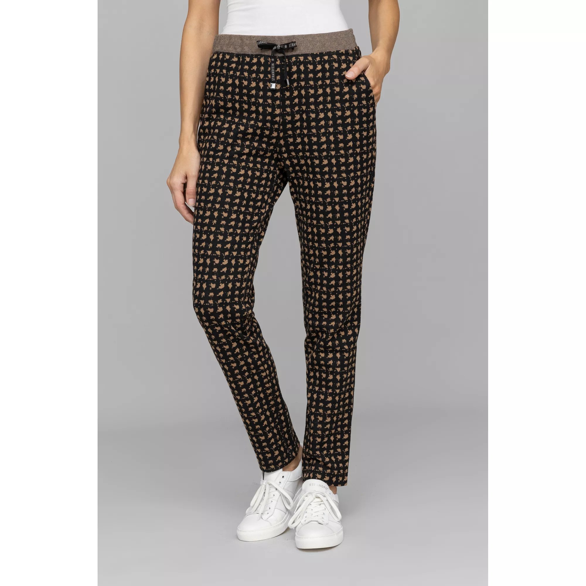 STRANDFEIN Joggpants Rundumdehnbund Eingrifftaschen konisches Bein QVC.de