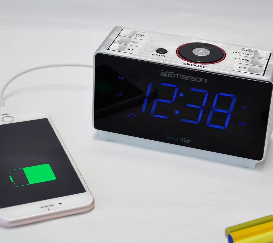 Emerson Smartset 1.4" Blue Jumbo Dual Alarm Clock Radio