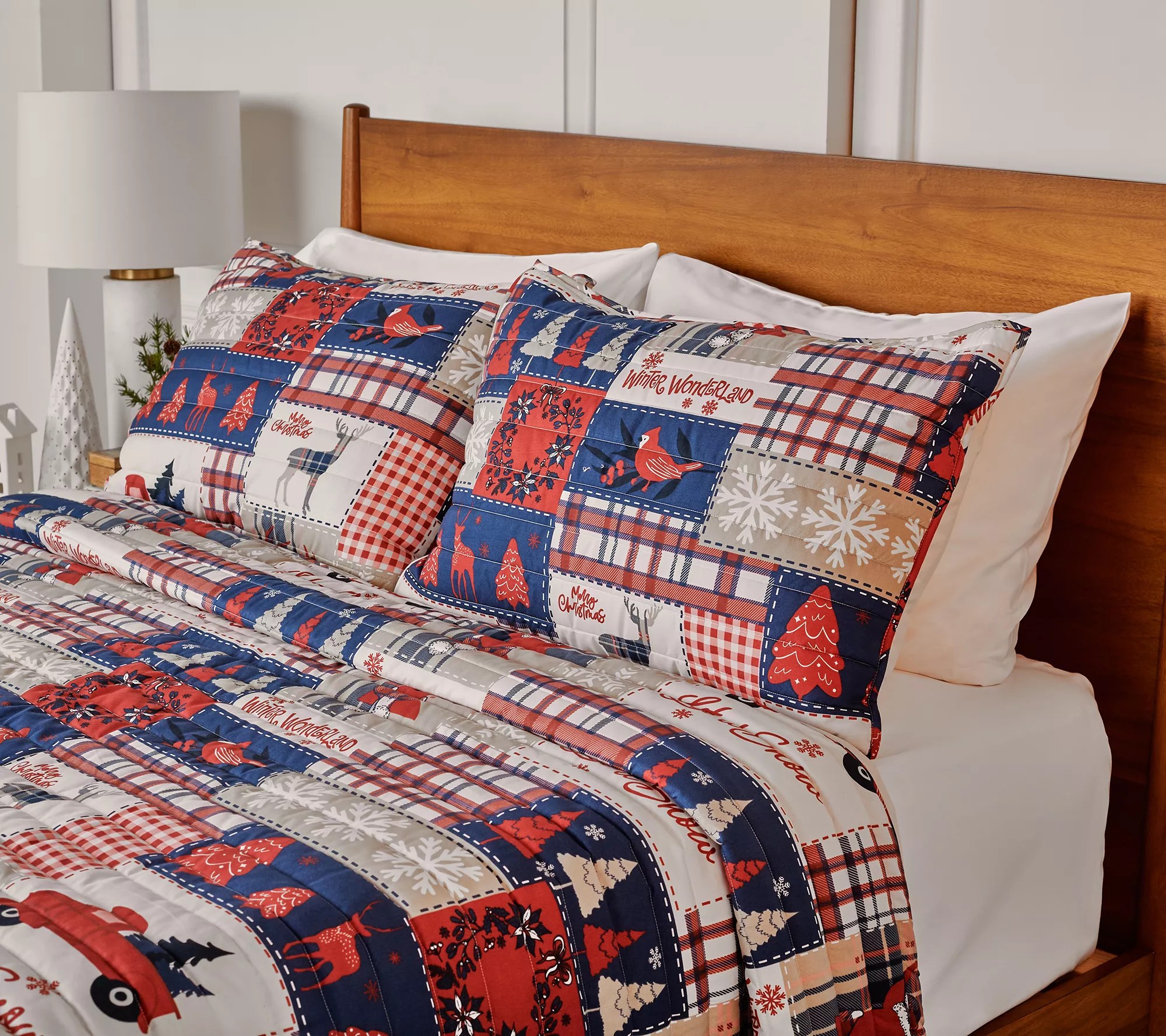 Kringle Express Reversible Holiday Quilt Set