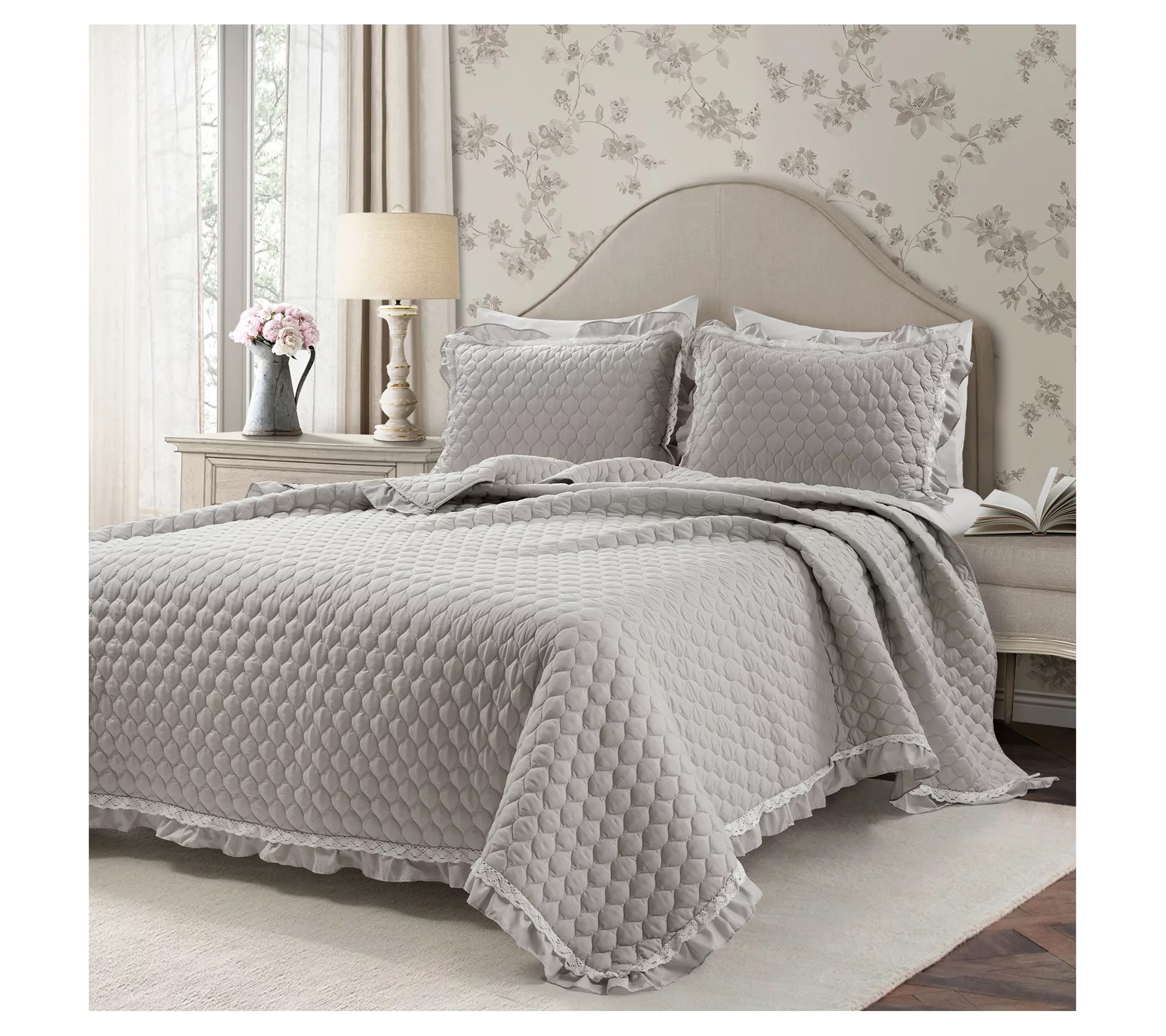 Lush Decor Ella Ruffle Lace Quilt 3pc Set King