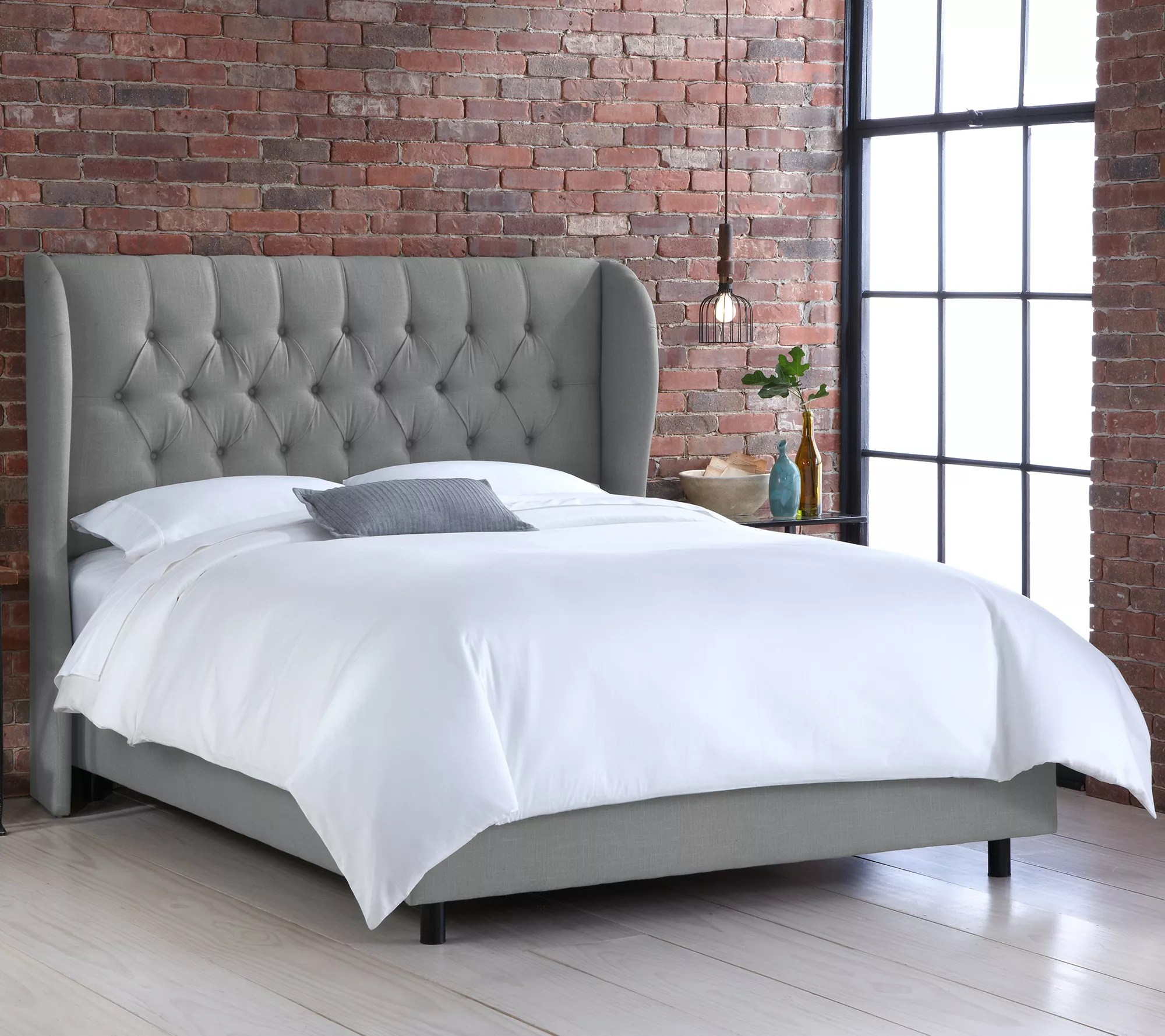 Skyline Furniture Linen Tufted Wingback King Bed