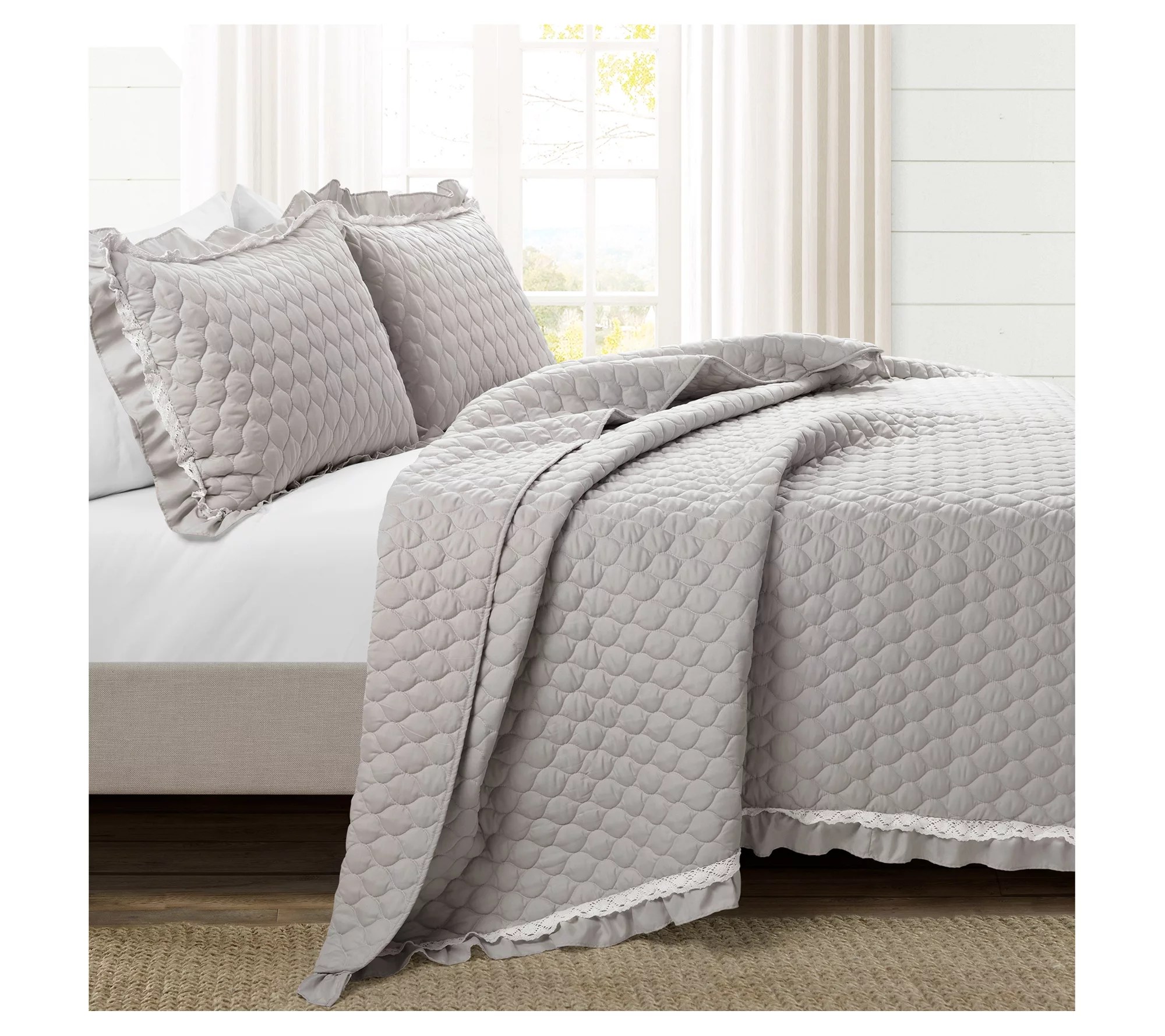 Lush Decor Ella Ruffle Lace Quilt Set Full/Queen