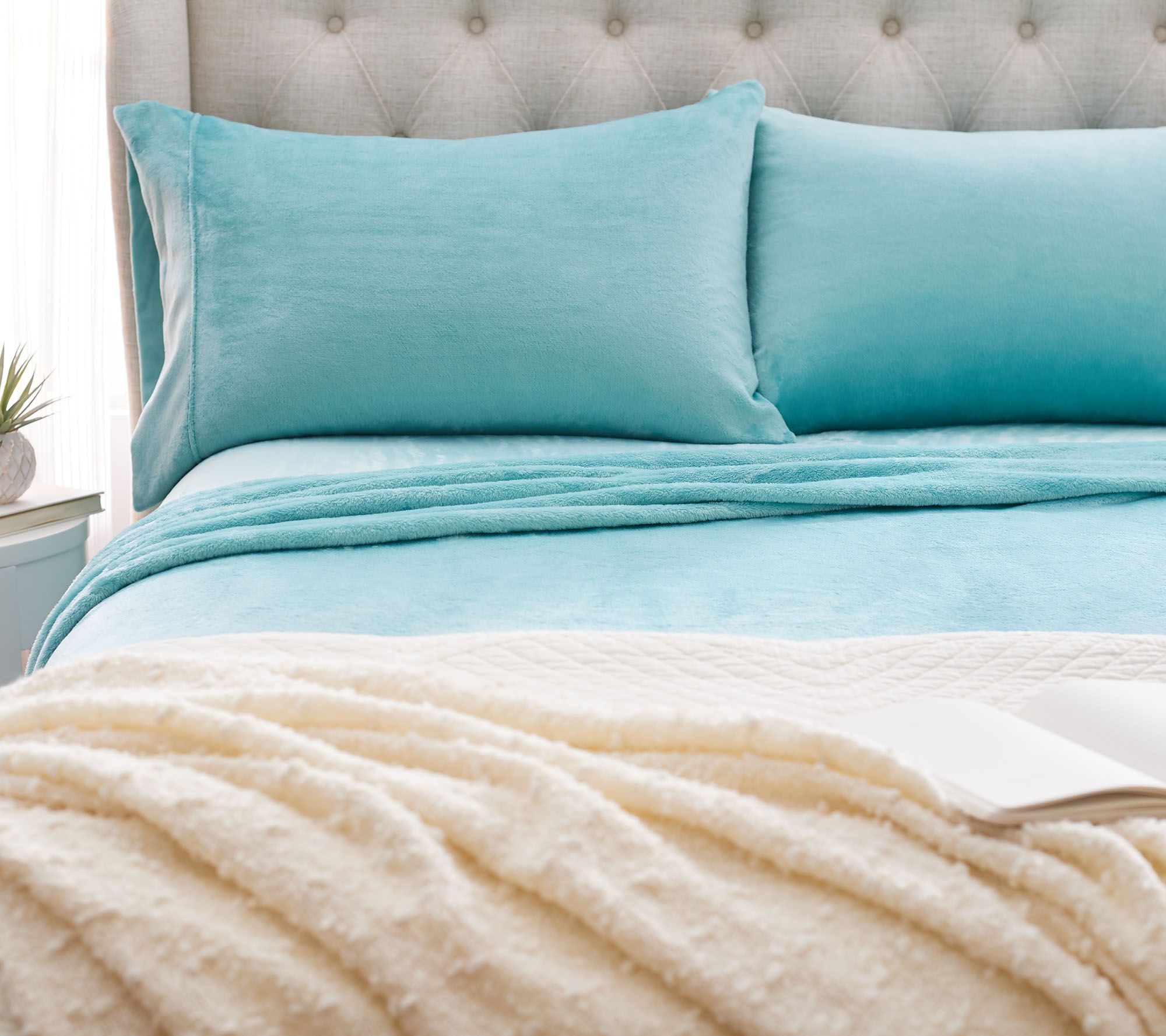 Berkshire Blanket Velvet Soft Cozy Twin Sheet Set