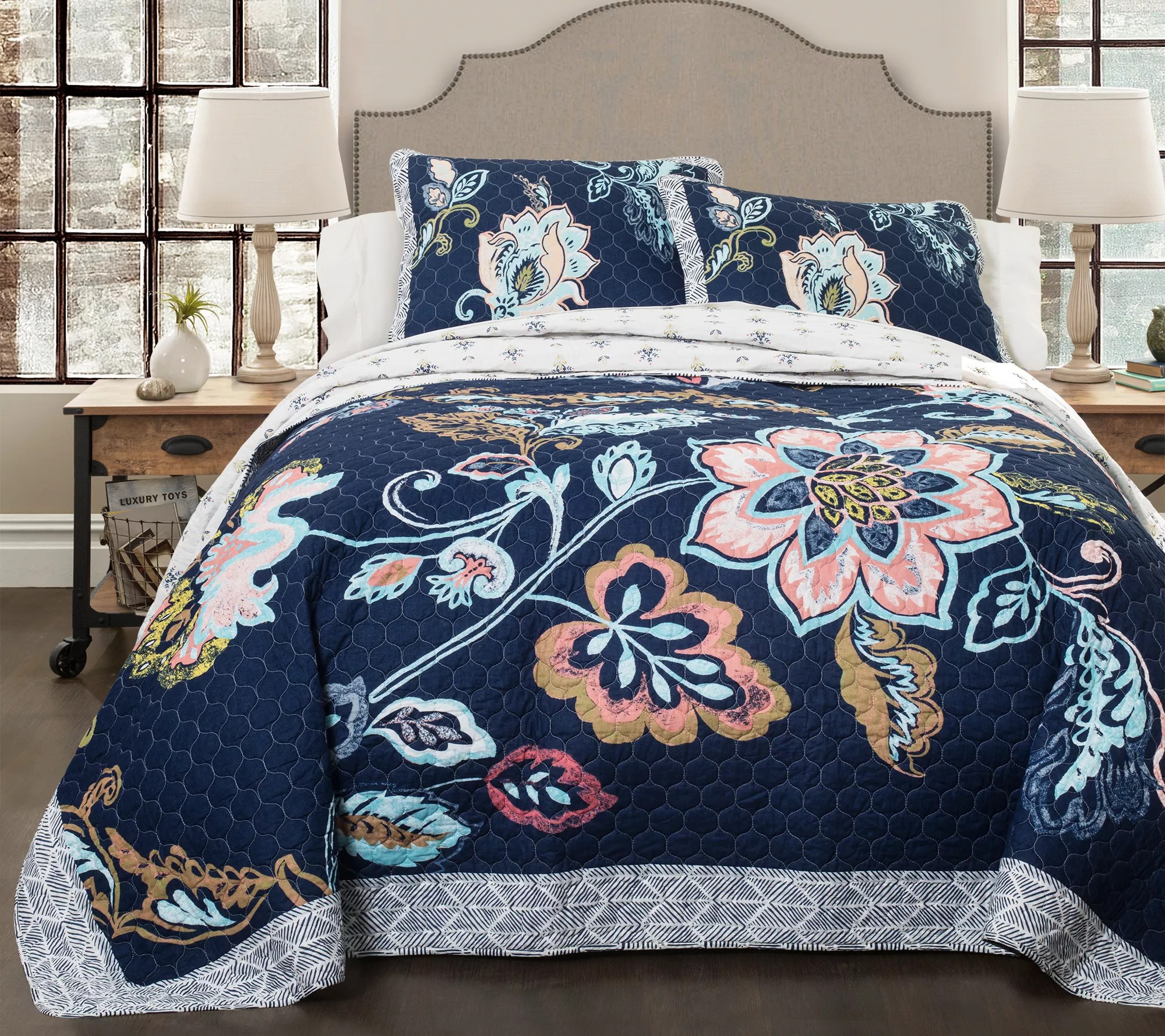 Aster 3Piece Full/Queen Navy Quilt Set by LushDecor