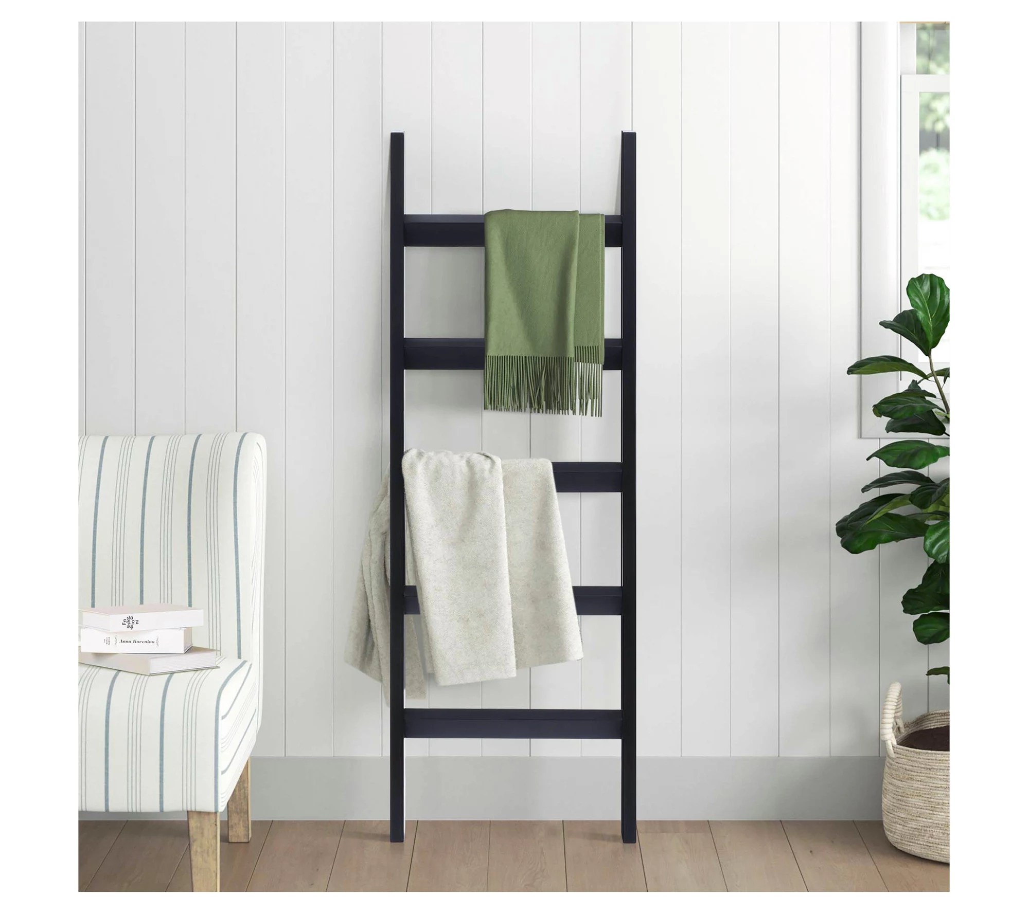 LuxenHome Black Wood 4.8ft Decorative Blanket Ladder