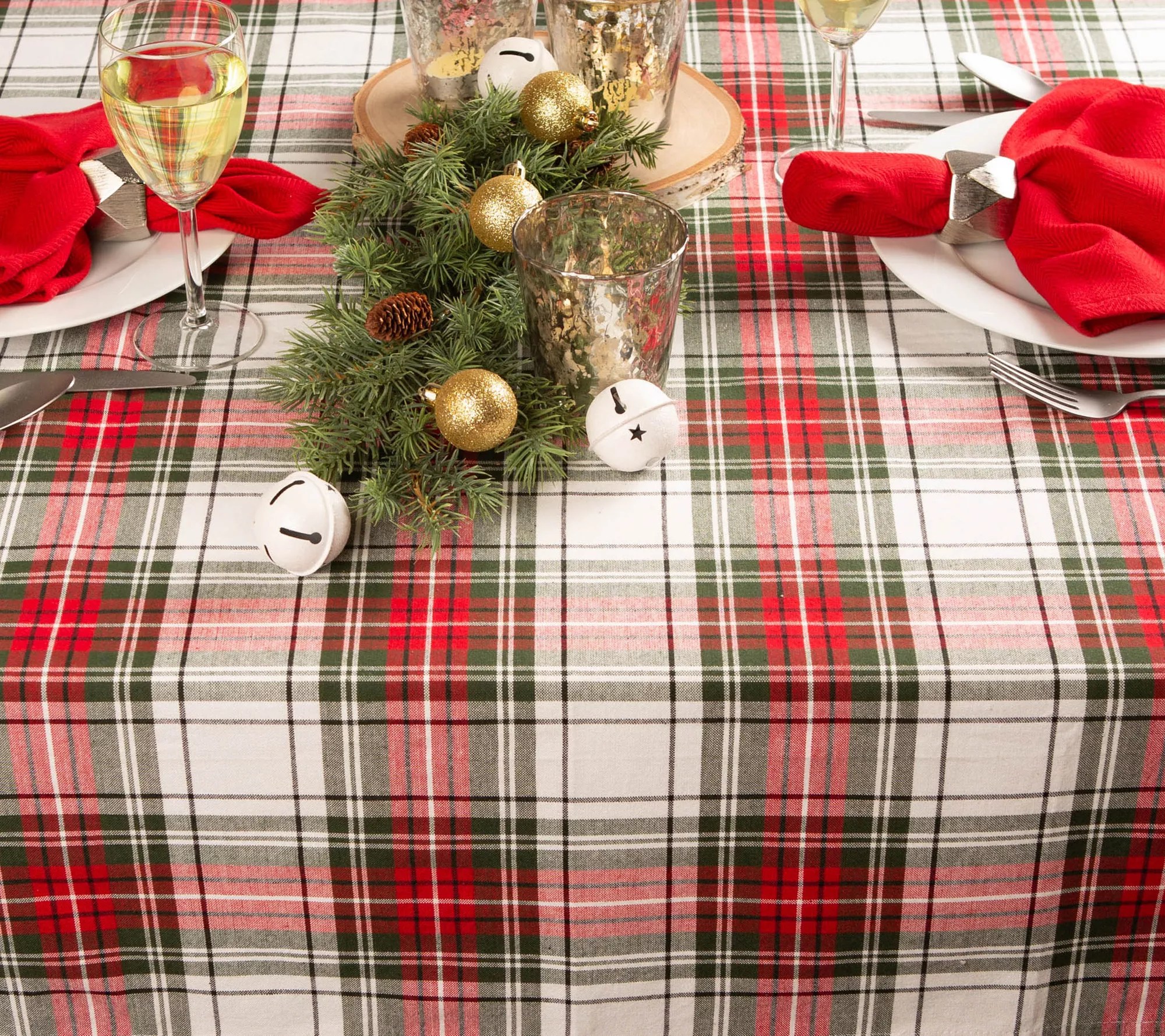 Design Imports Christmas Plaid Tablecloth 70" Round