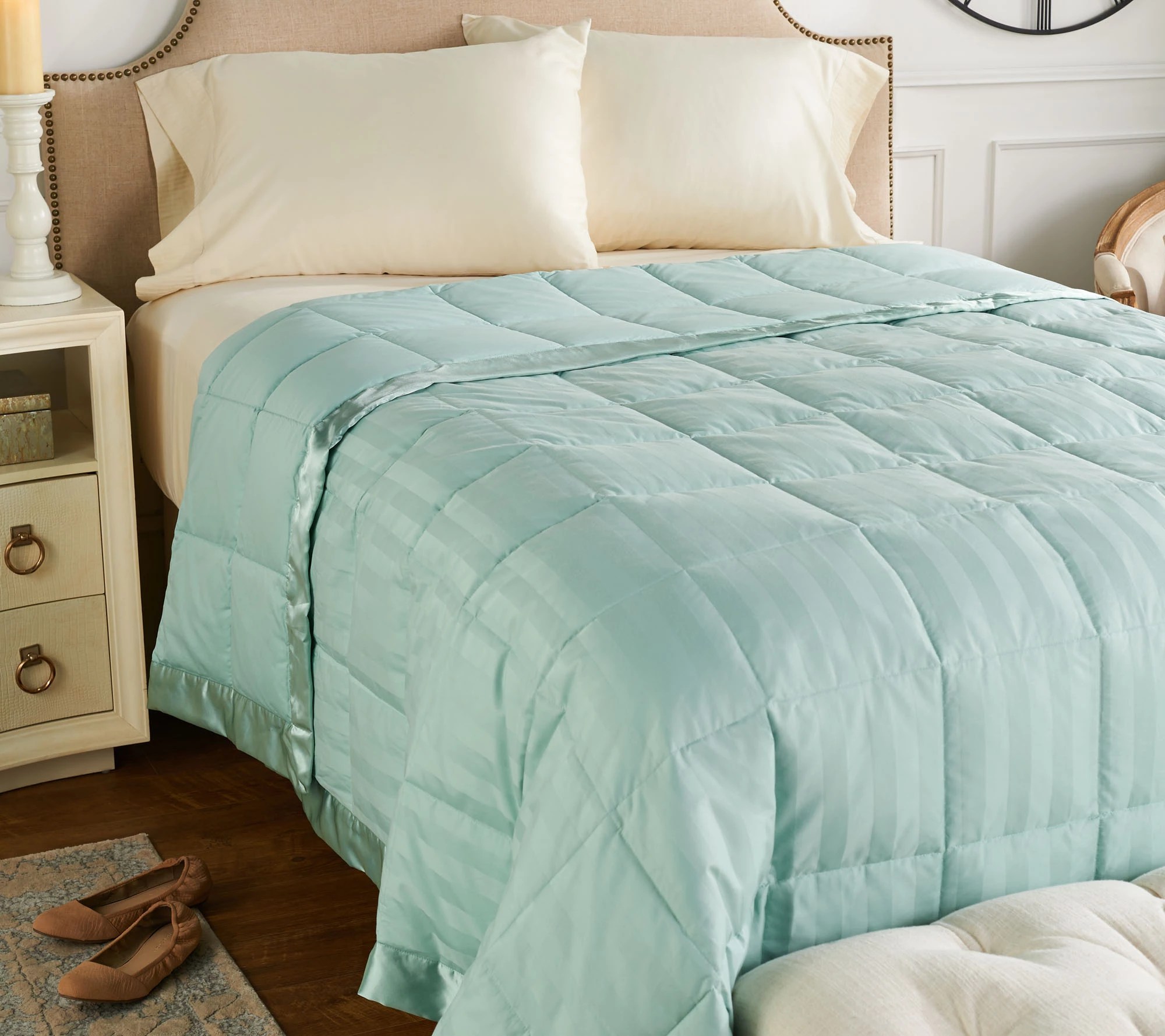 Northern Nights 400TC 600FP Queen Dobby Stripe Down Blanket