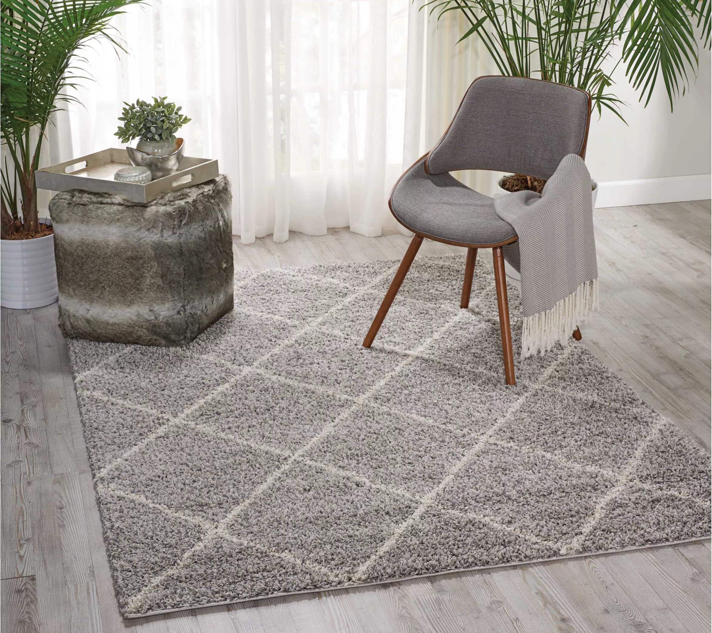Nourison Brisbane 5' x 7' Trellis Shag Rug
