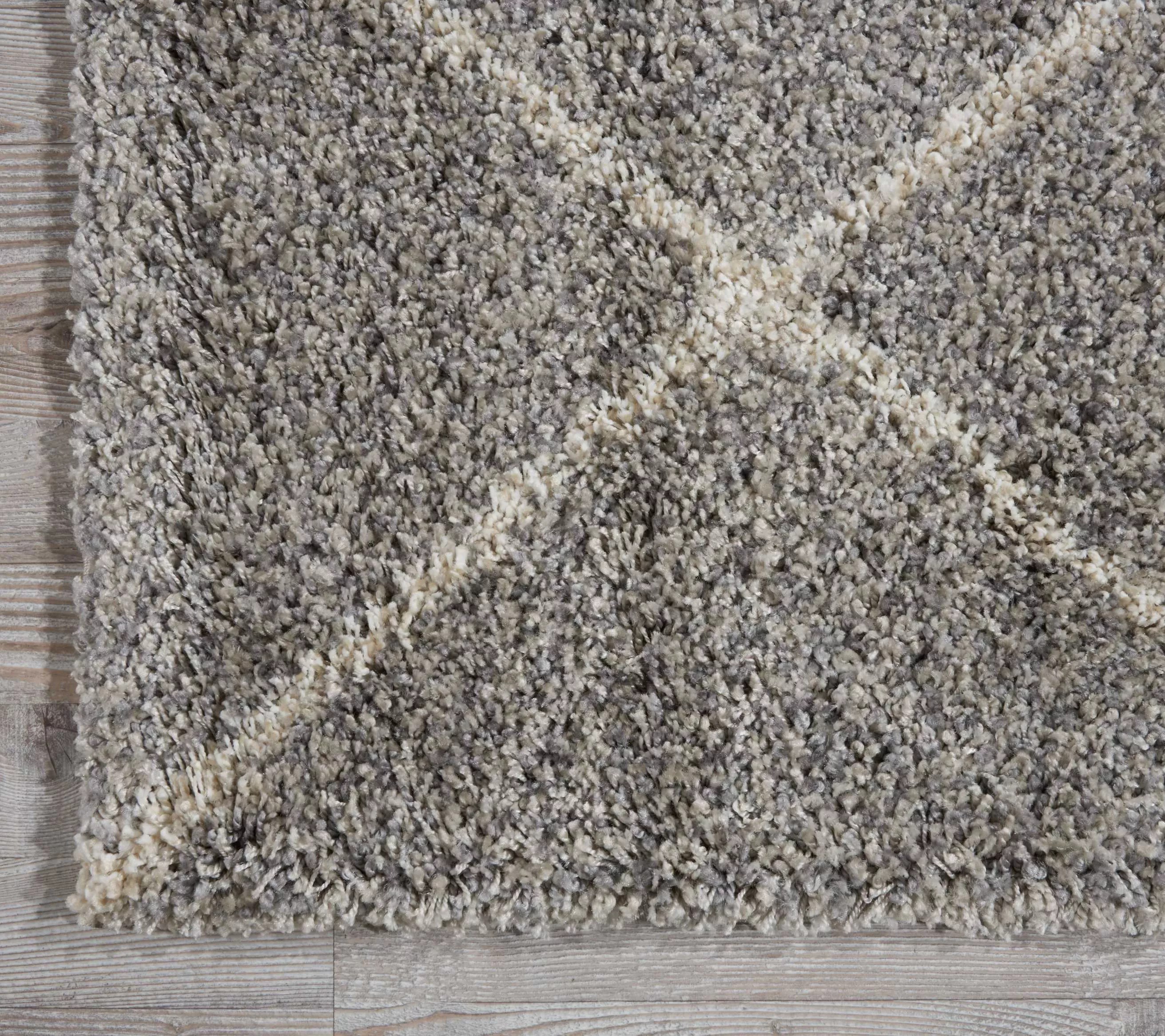 Nourison Brisbane 5' x 7' Trellis Shag Rug