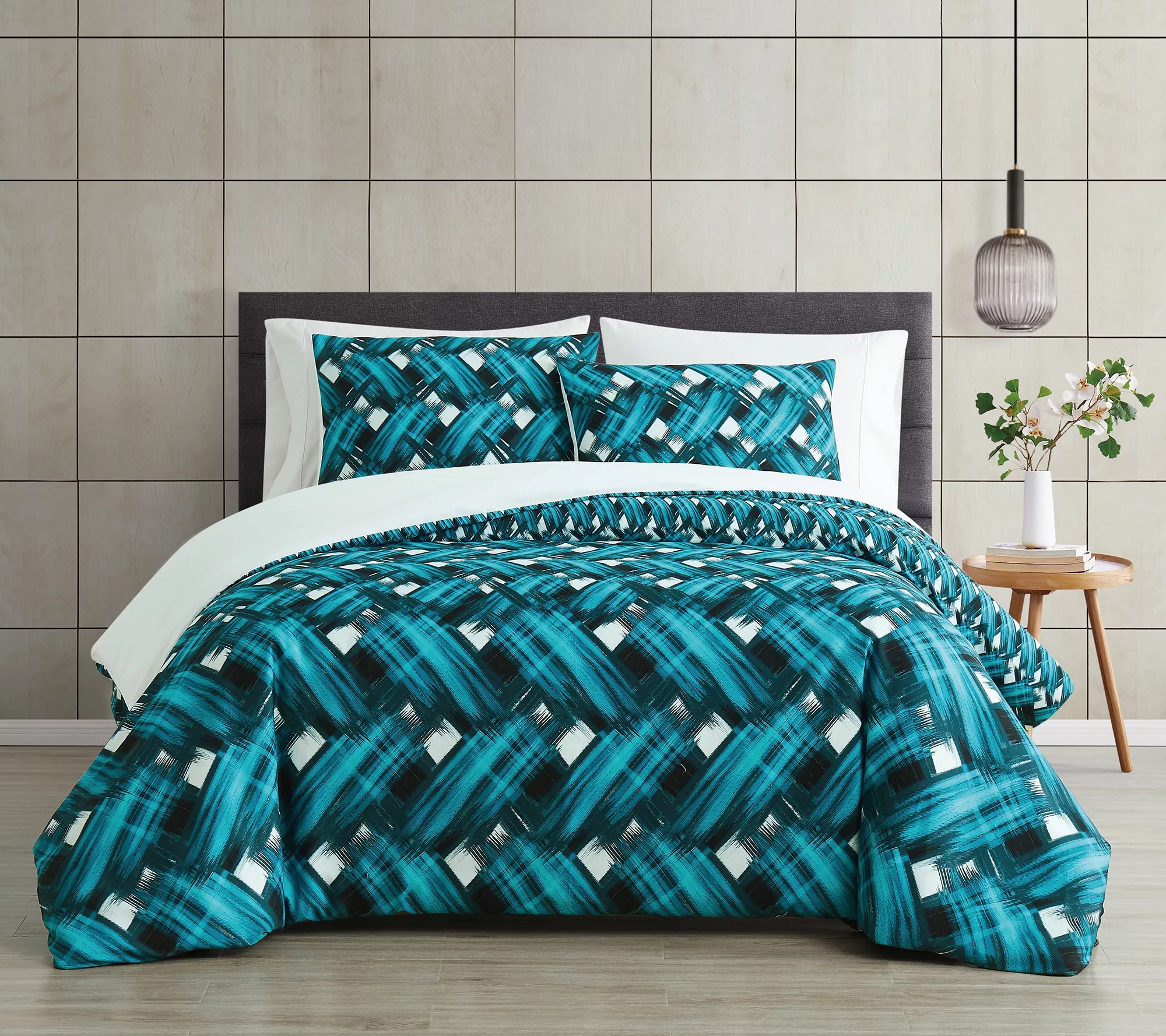Vince Camuto Ada 3Piece King Comforter Set