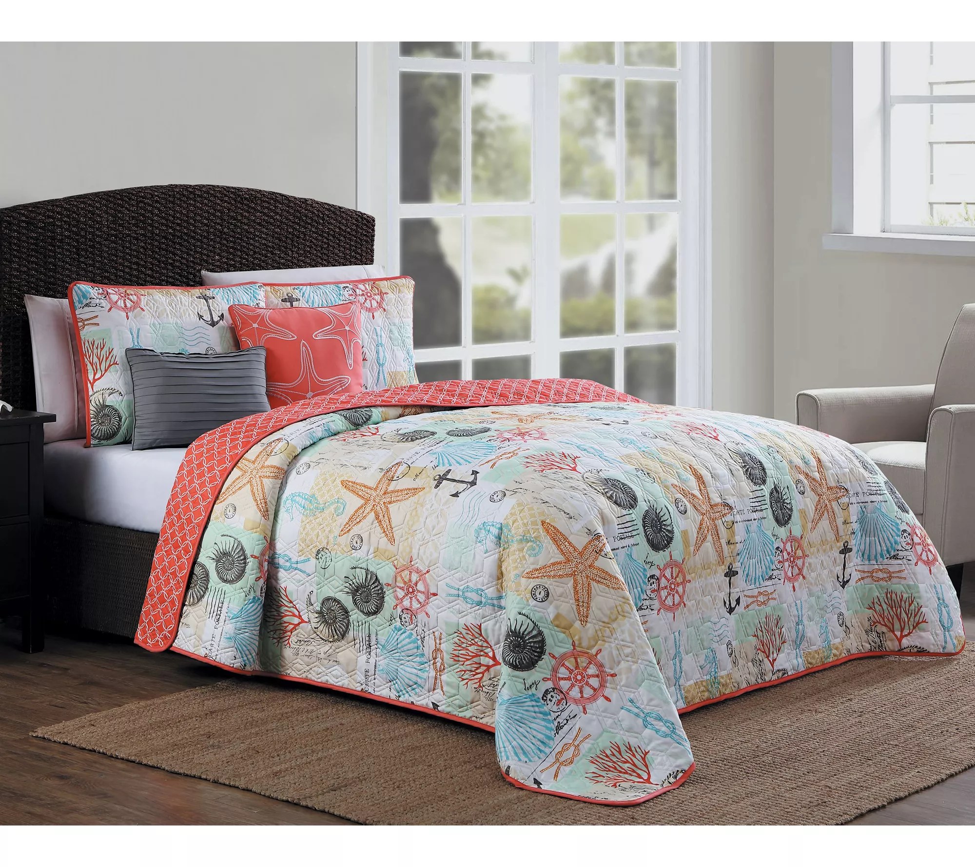Belize Reversible Coastal Quilt w/ Throw Pillows Twin
