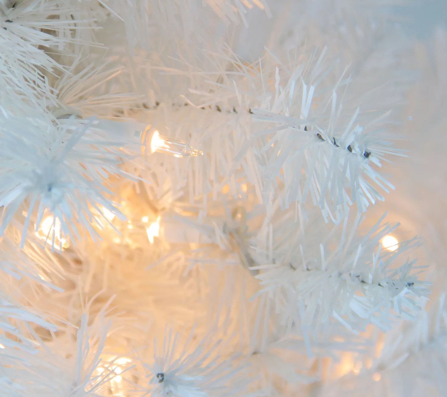 Northlight PreLit Snow White Artificial Christmas Tree