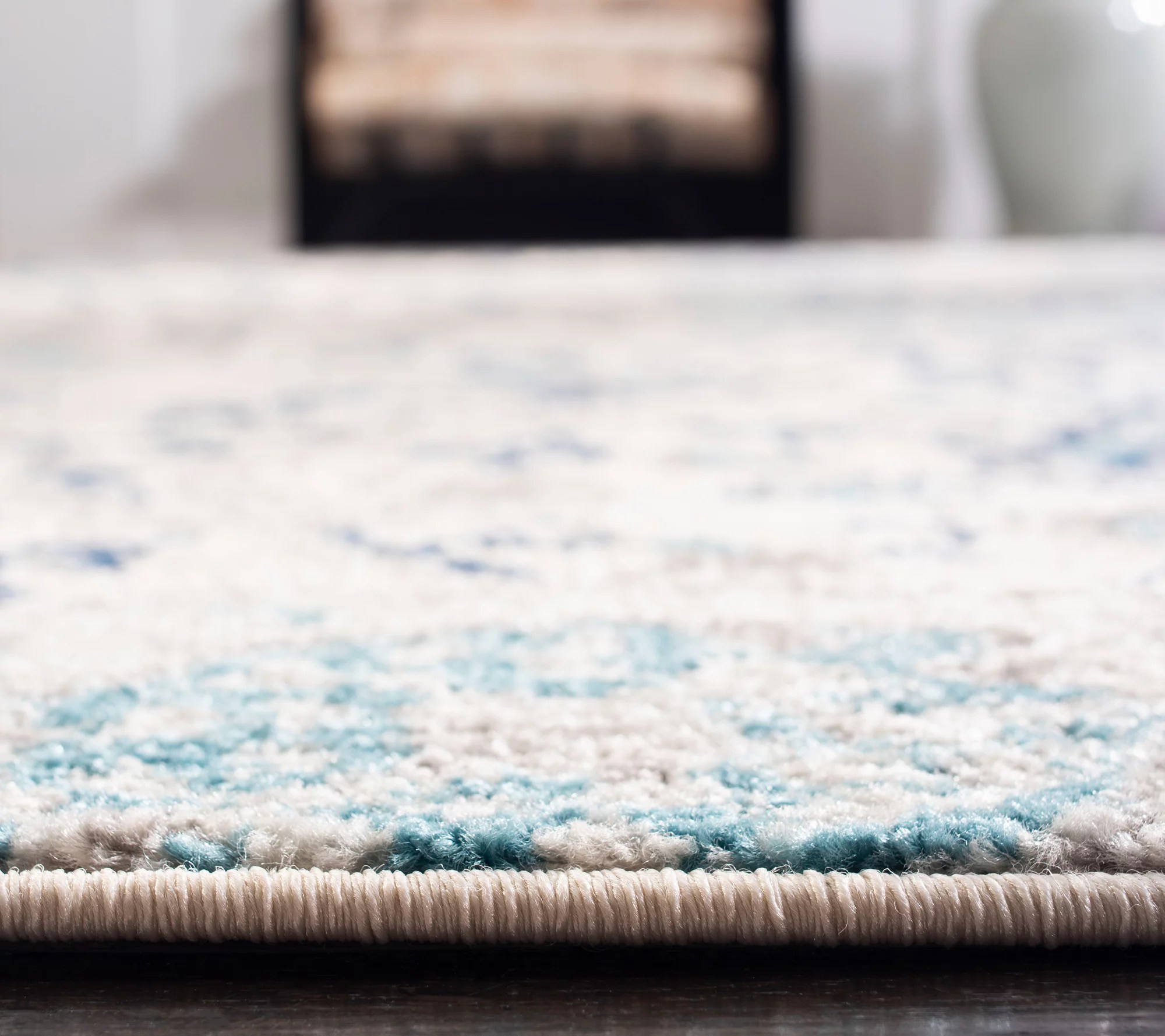 Madison 600 Collection 5' x 5' Square Rug