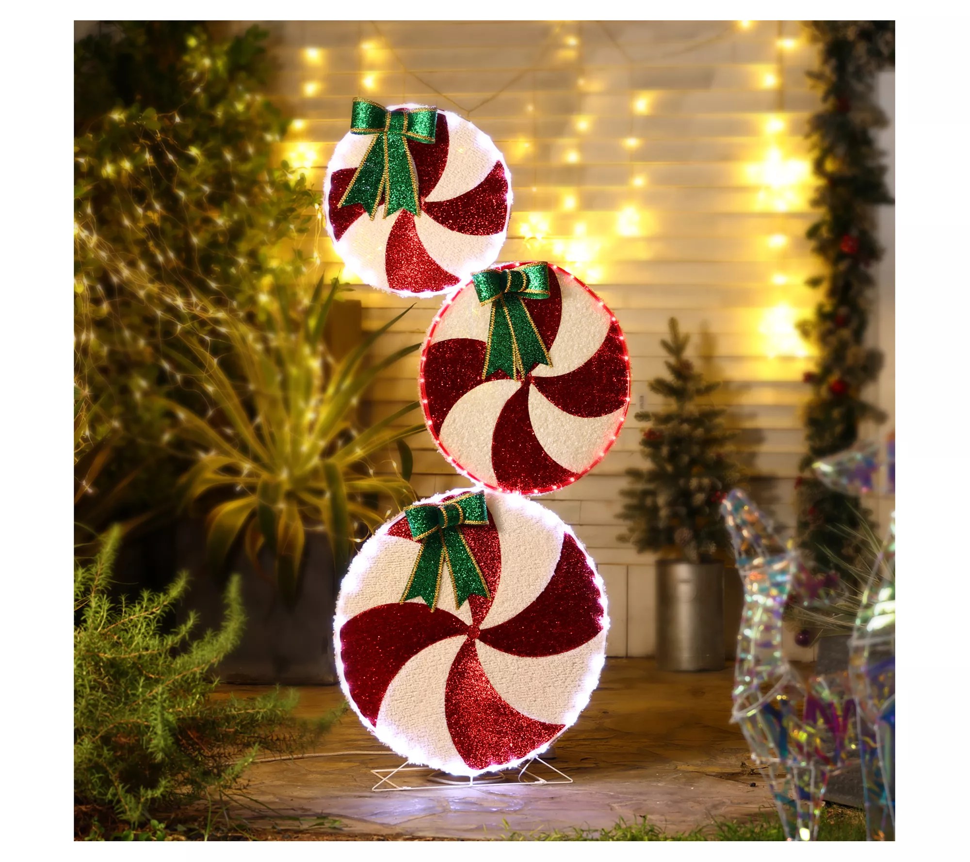 LuxenHome Peppermint Candy Christmas Lighted Yard Decoration