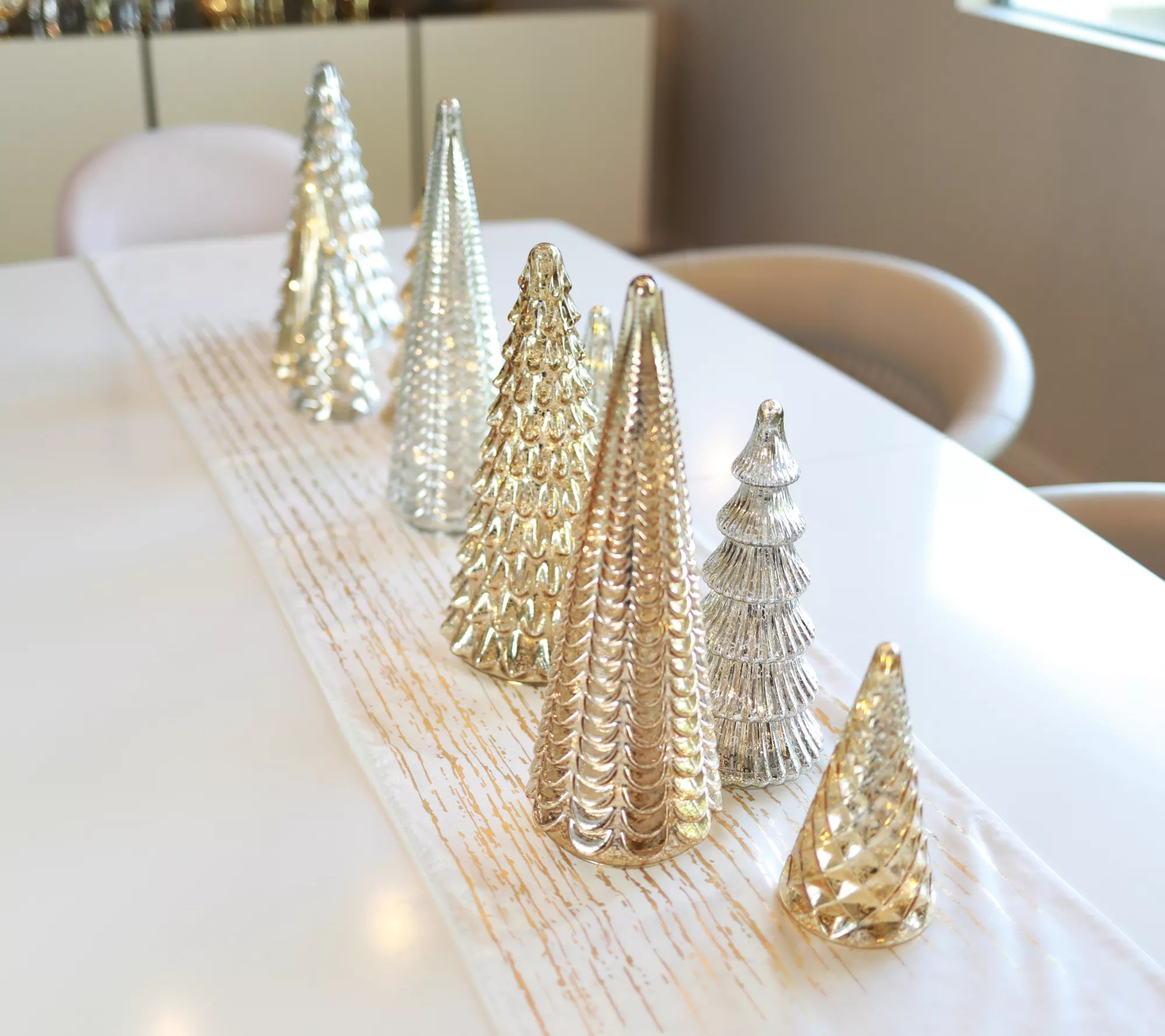 "As Is" BFF Collection 14" x 72" Foil Print Holiday Table Runner