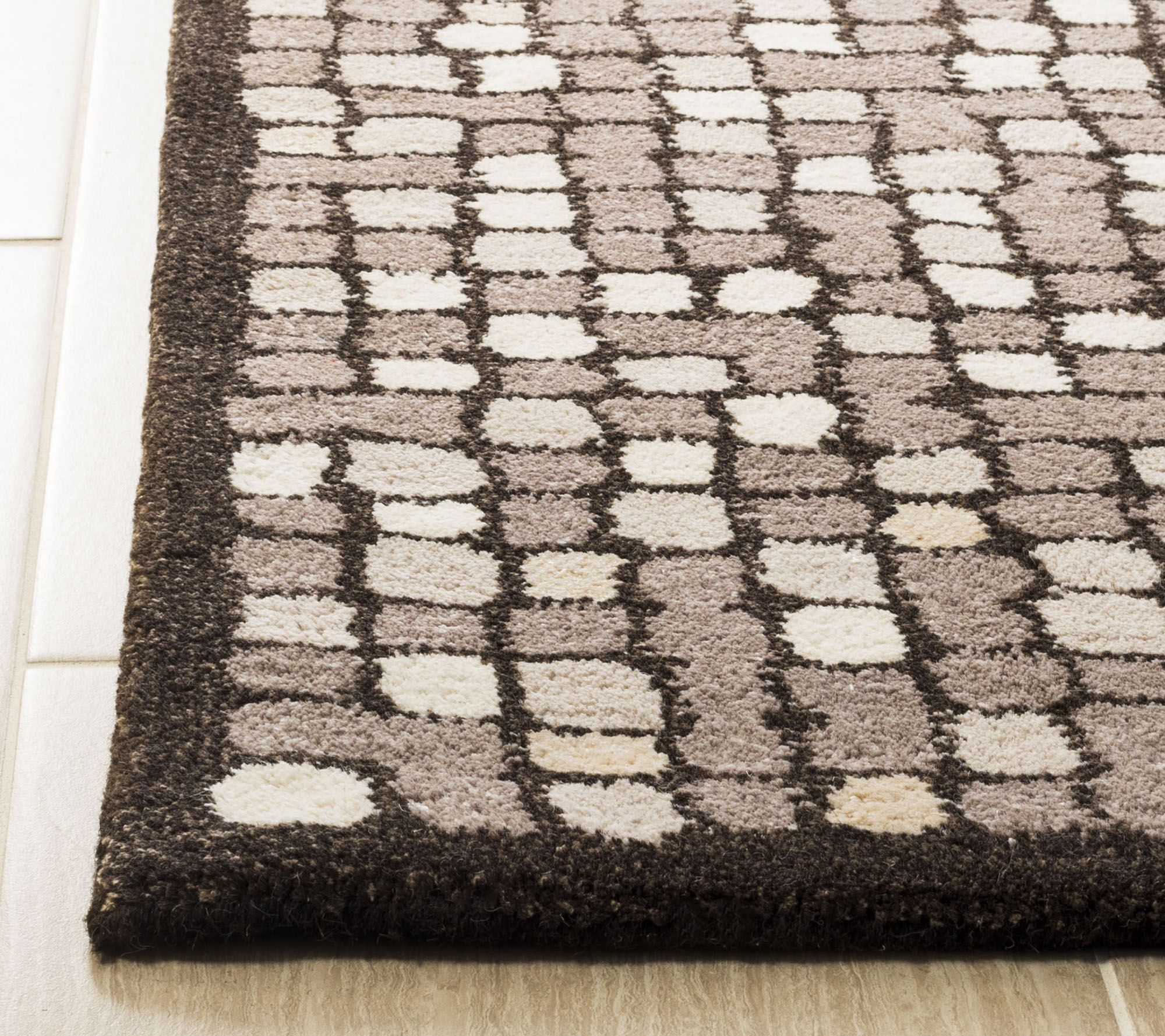 Martha Stewart Mosaic 2'6" x 10' Rug