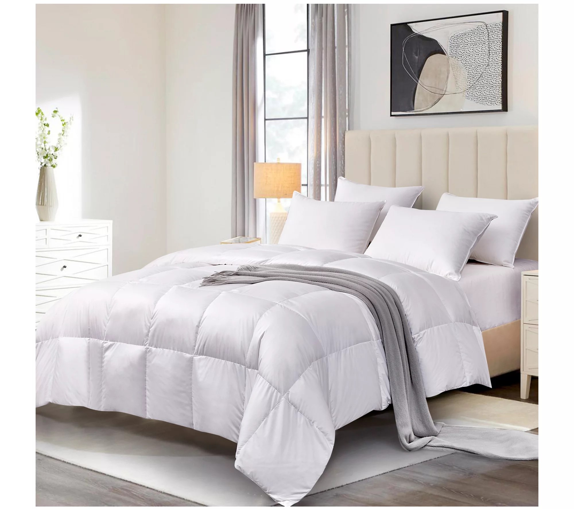 Scott Living White Down Fiber Comforter Light Warm Full/Queen