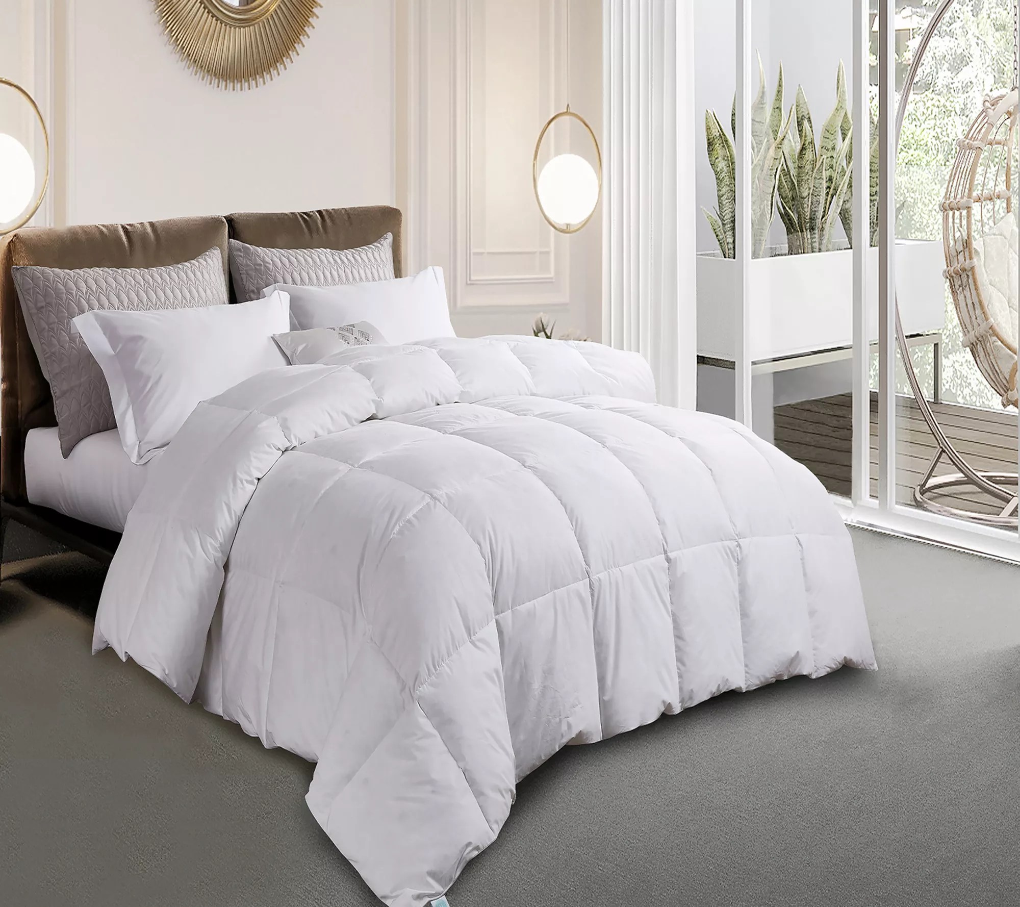 Martha Stewart White Goose Feather and Down Comforter F/Q