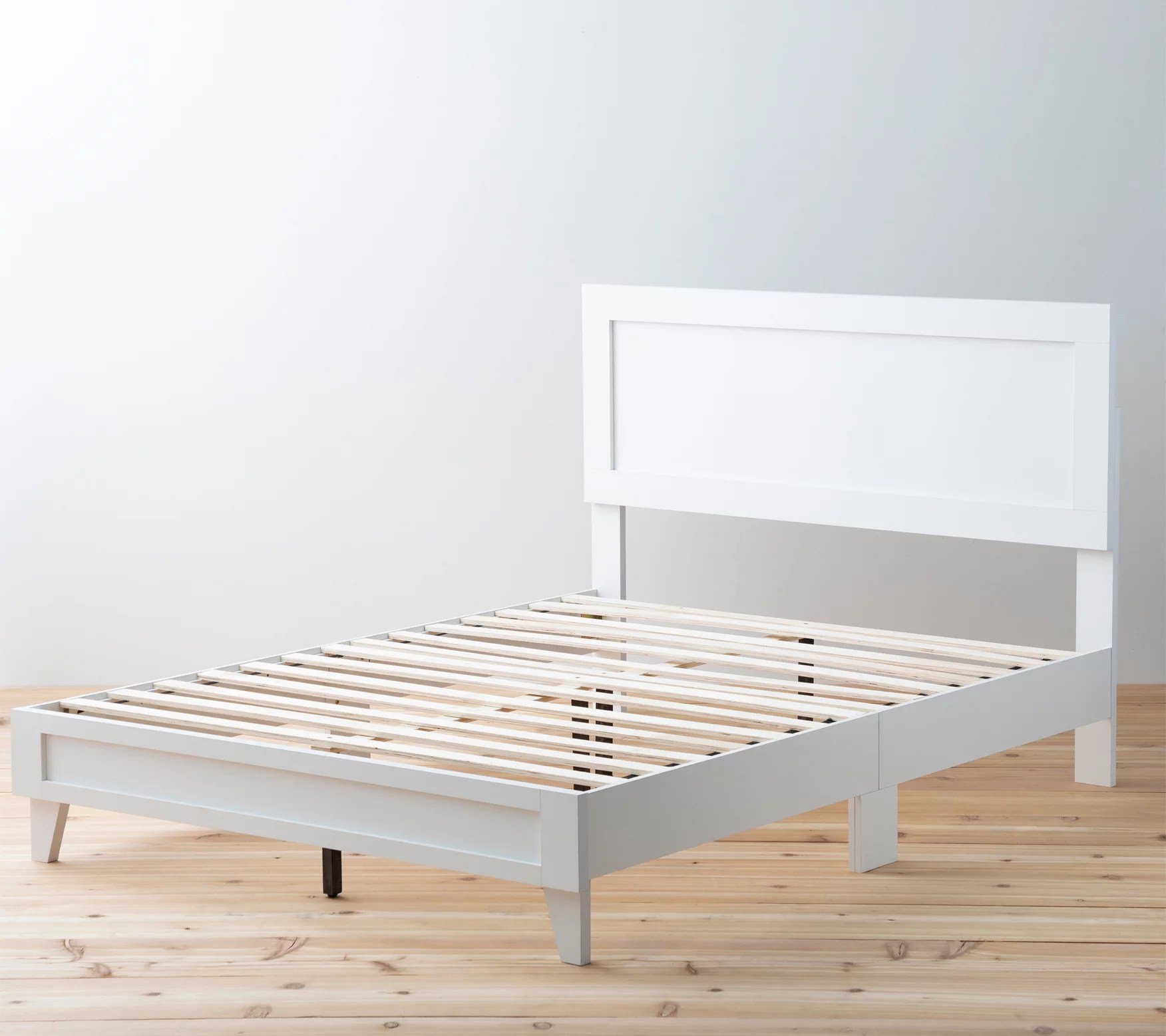 Brookside Leah Classic Wood Platform King Bed