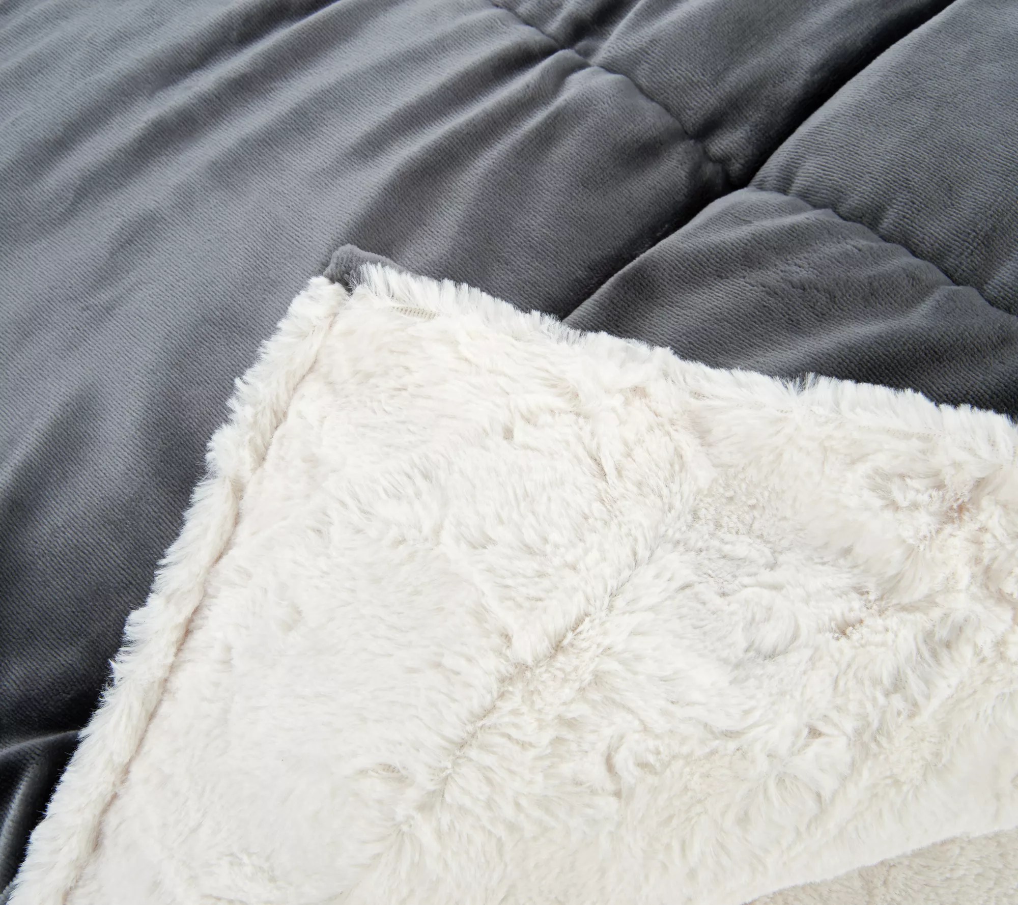 London Fog Supreme Velvet Comforter with 50"x60" Throw