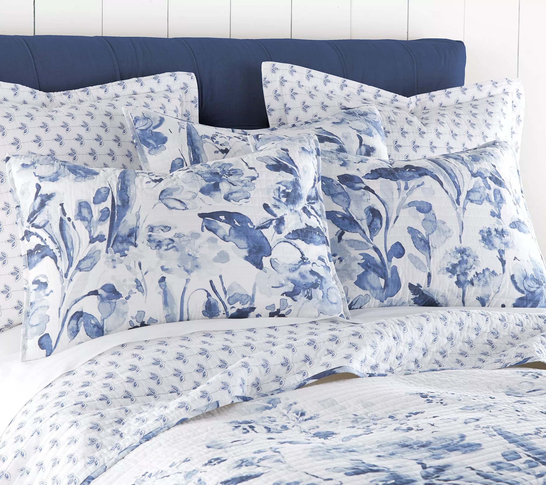 Levtex Home Linnea Blue 2Piece Floral Twin/TwiXL Quilt Set