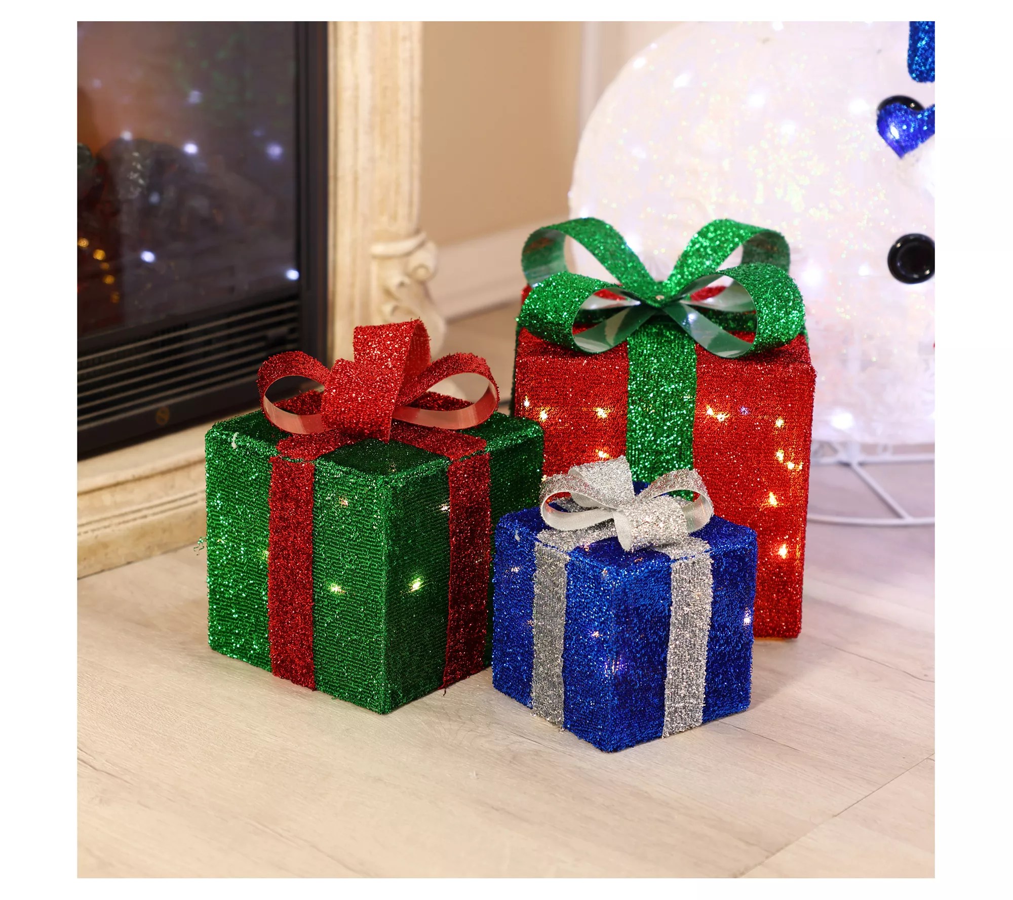 LuxenHome Lighted Presents Holiday Yard Decoration Set