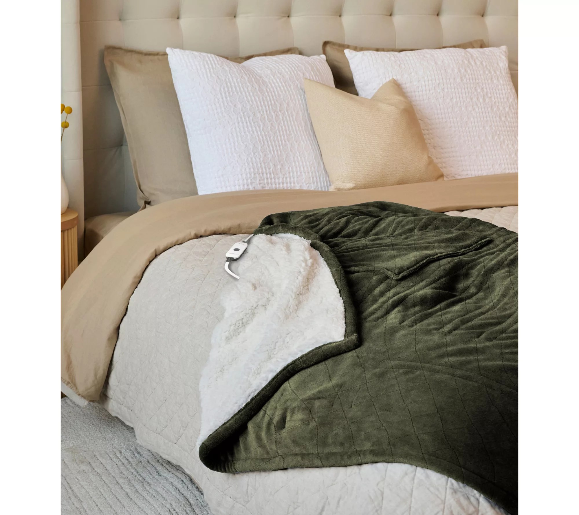 Sunbeam Quilted Nordic Velvet Reverse Sherpa Heated Throw Elec