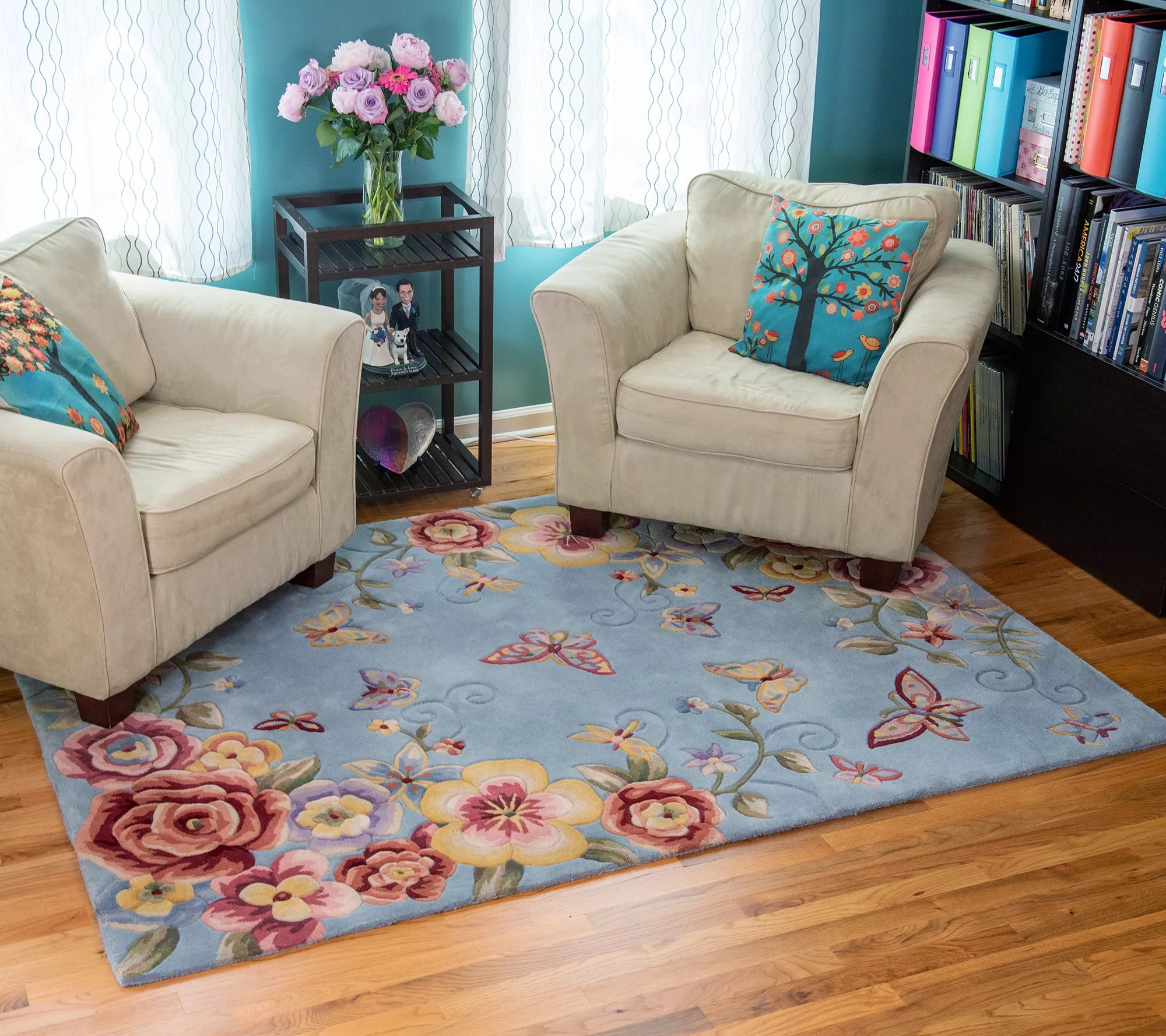 Royal Palace 2' x 3' Butterfly Floral Wool Accent Rug