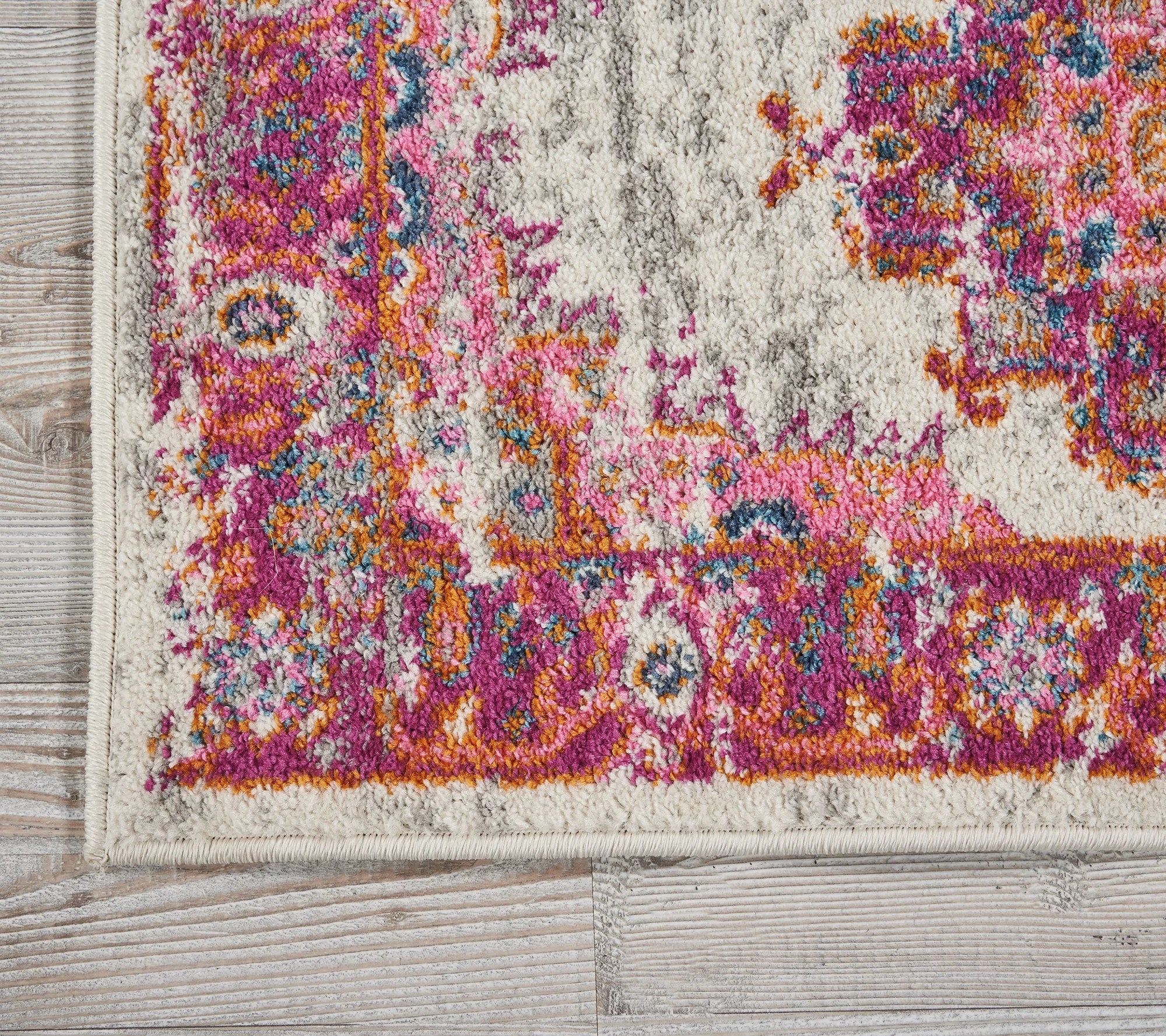 Nourison Passion Ivory/Fuchsia 22" x 34" Area Rug