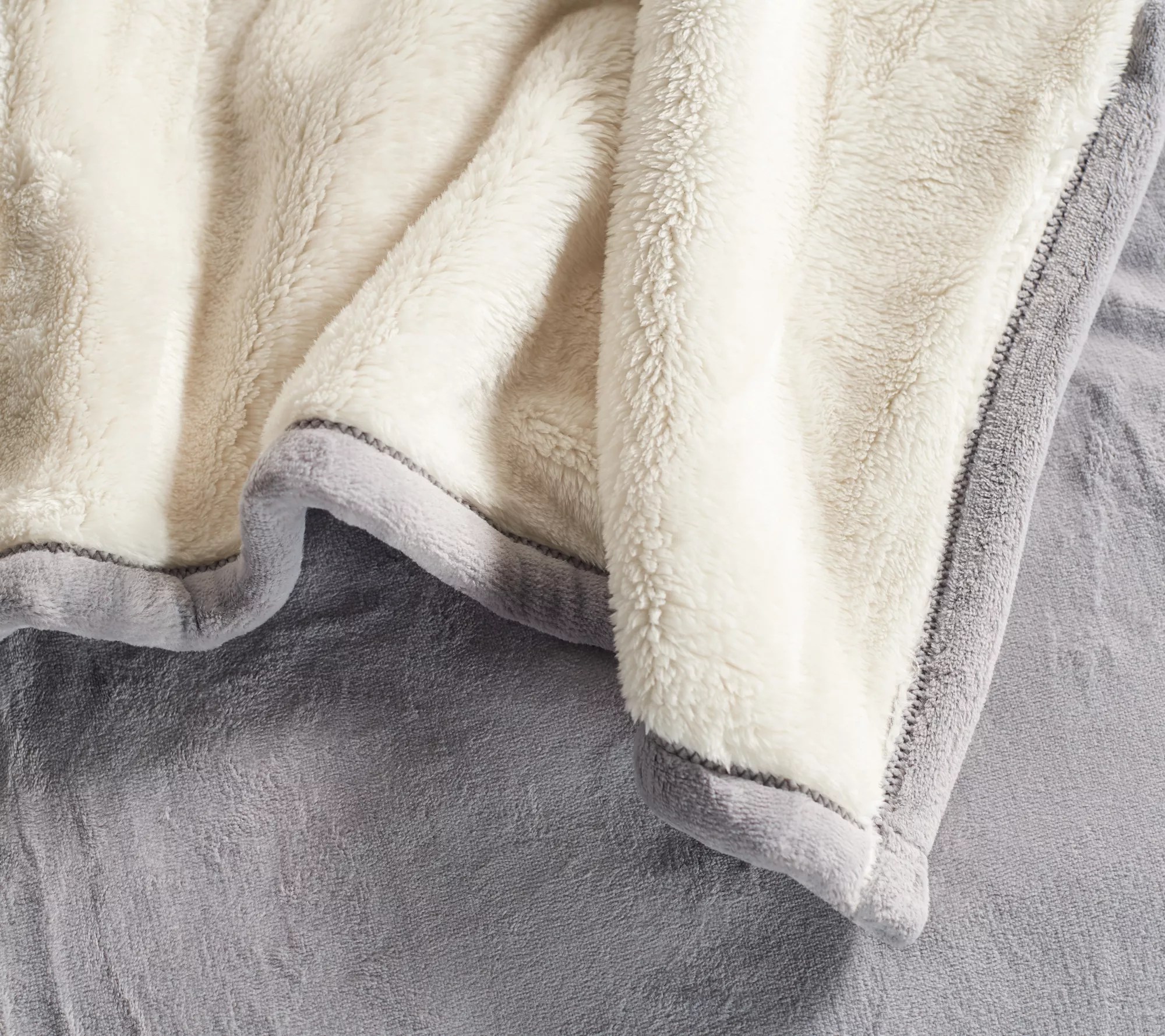 Berkshire Blanket King Fluffie Reverse to Primalush Bonded Blanket