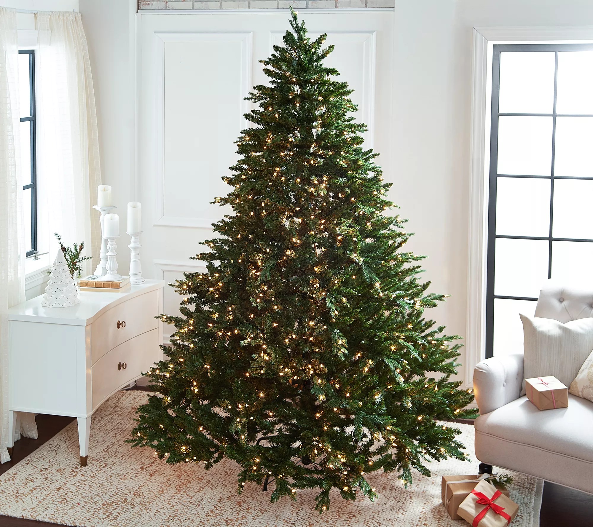 Bethlehem Lights 9' PreLit Mixed Tip Full Tree