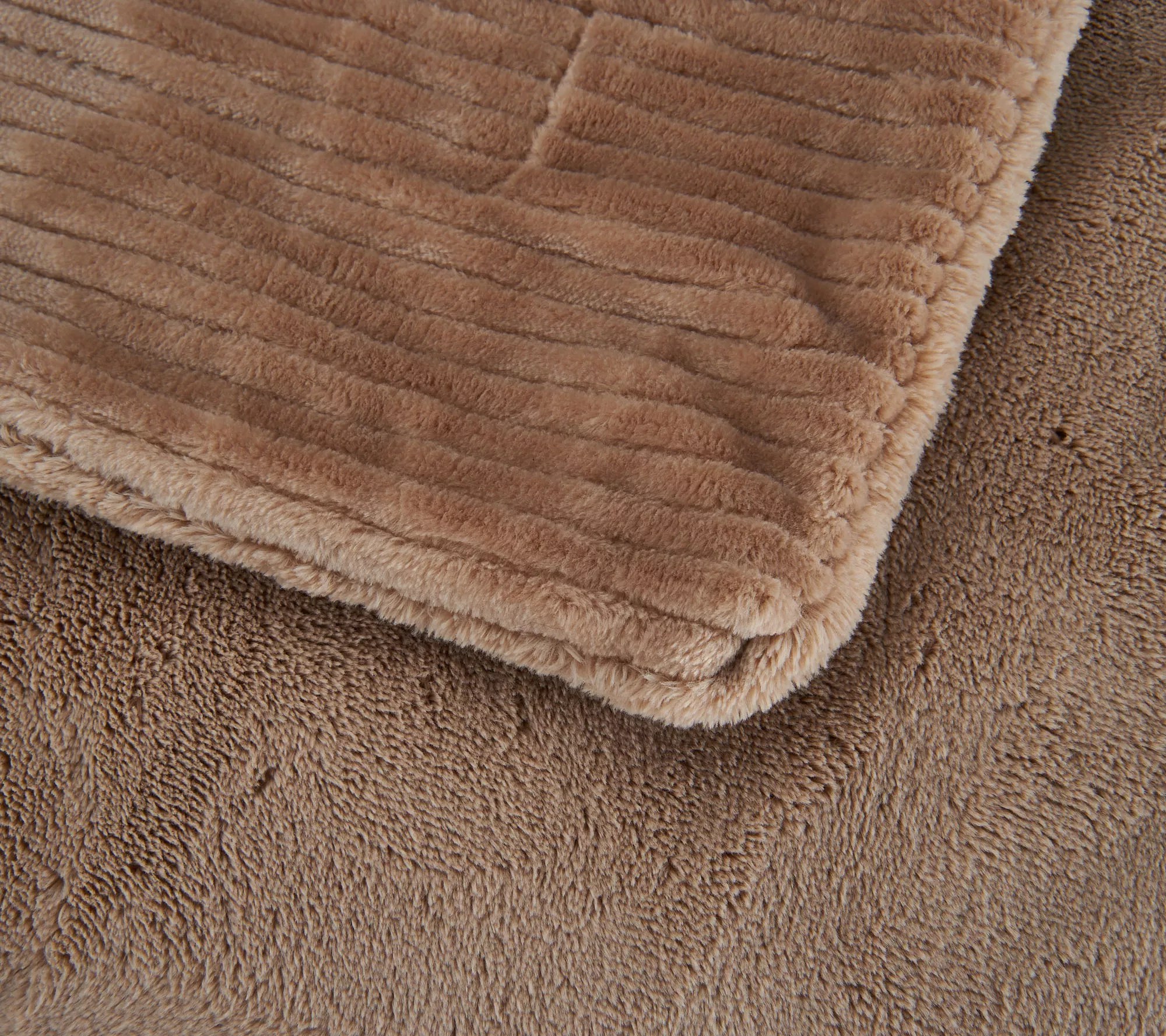 Berkshire Blanket QN Intellisense Velvet Soft Heated Blanket