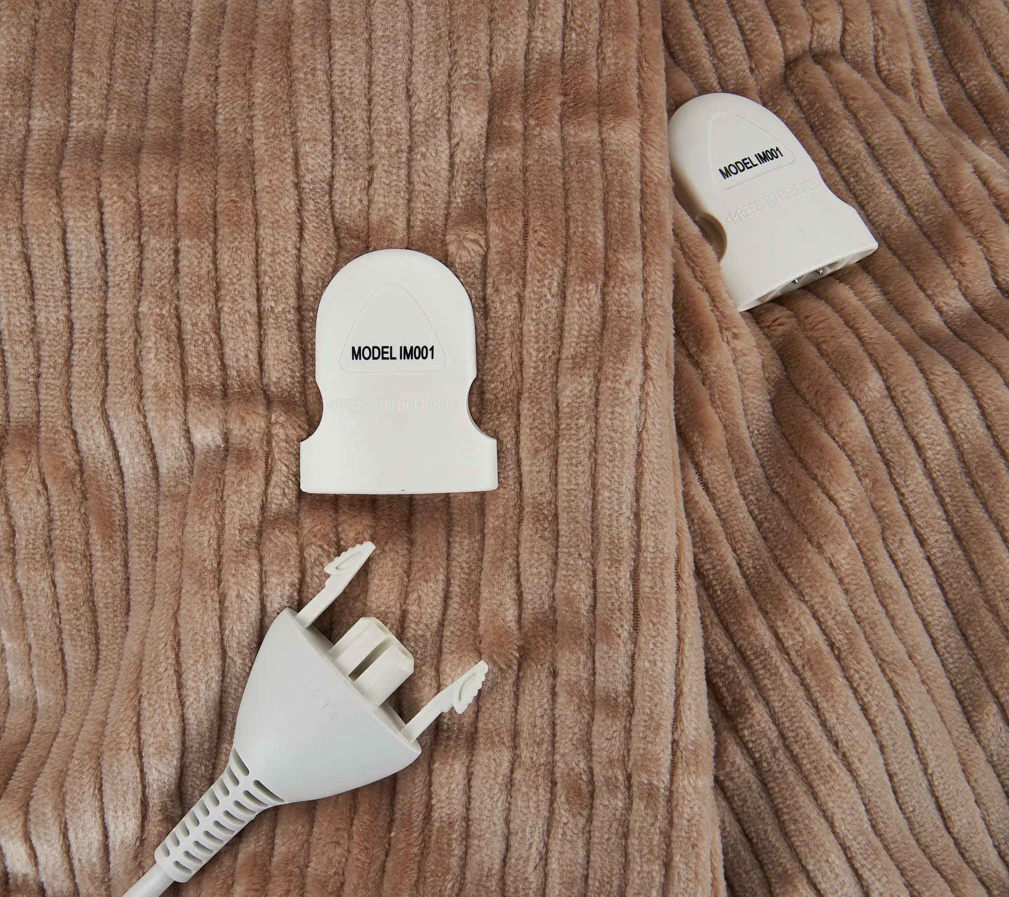 Berkshire Blanket Intellisense Velvet Soft Heated Blanket