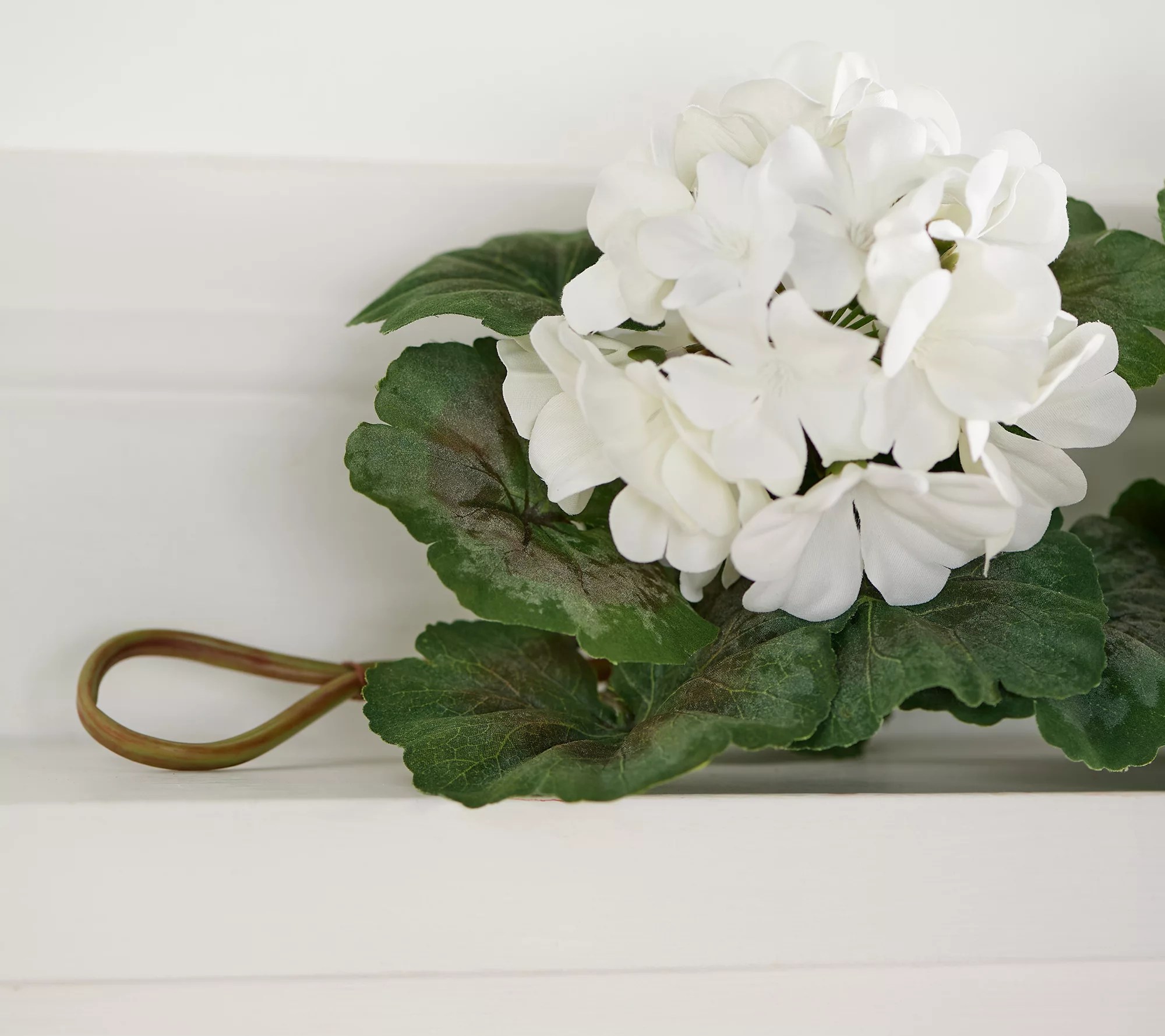4' Grand Geranium Garland by Valerie
