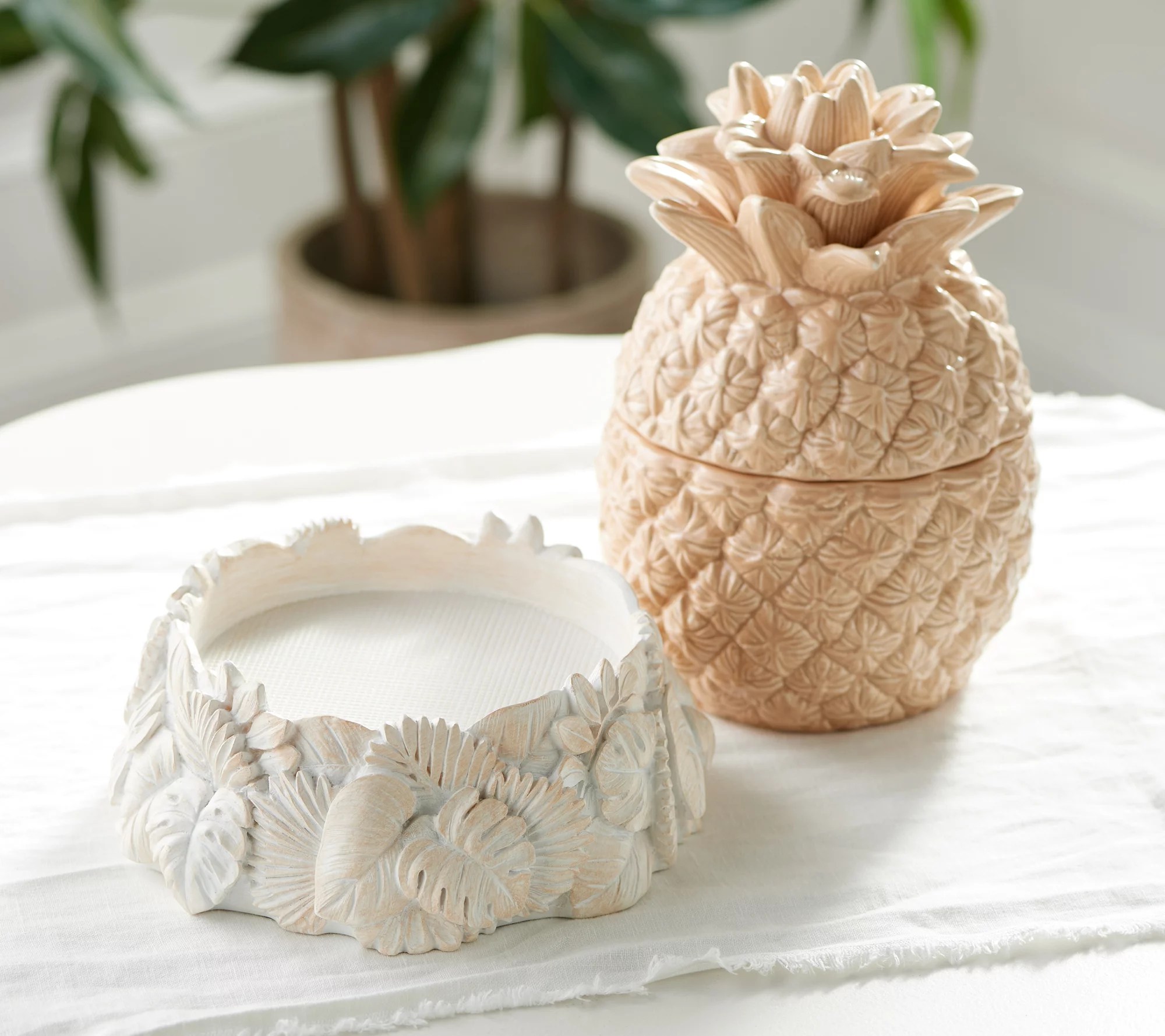 HomeWorx by Harry Slatkin Pineapple 14oz Candle & Pedestal