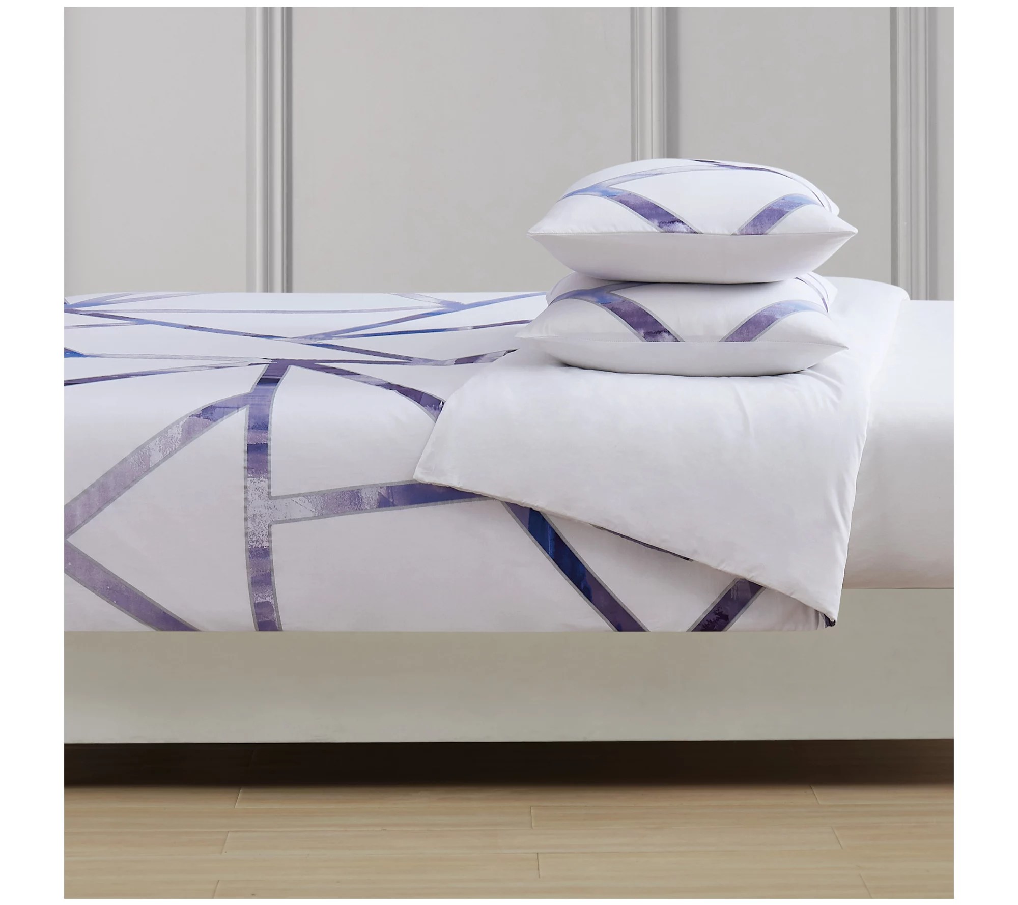 Vince Camuto Obelis Metallic 3Piece King Comforter Set