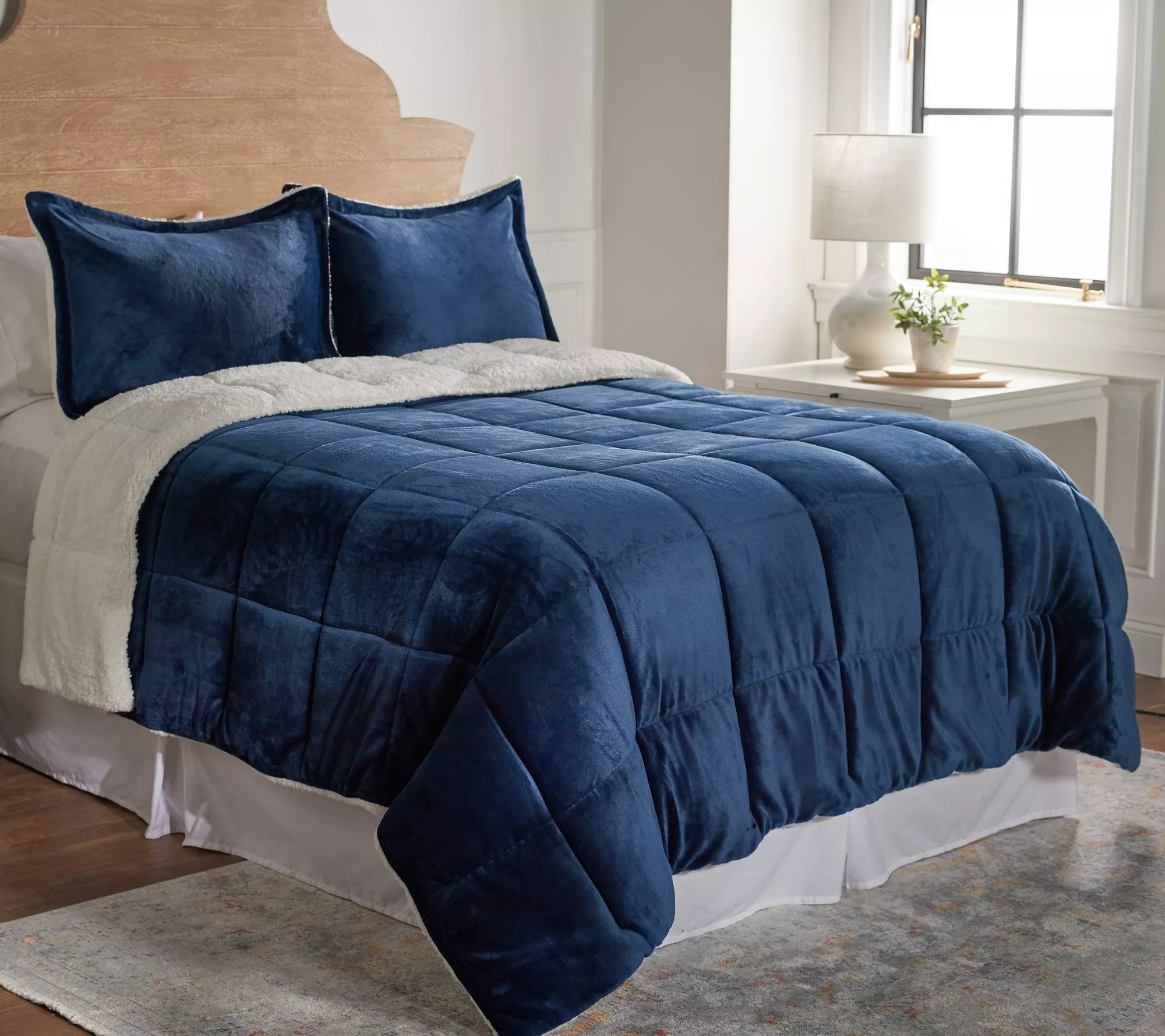 Berkshire Velvet Soft and Sherpa Comforter Set Full