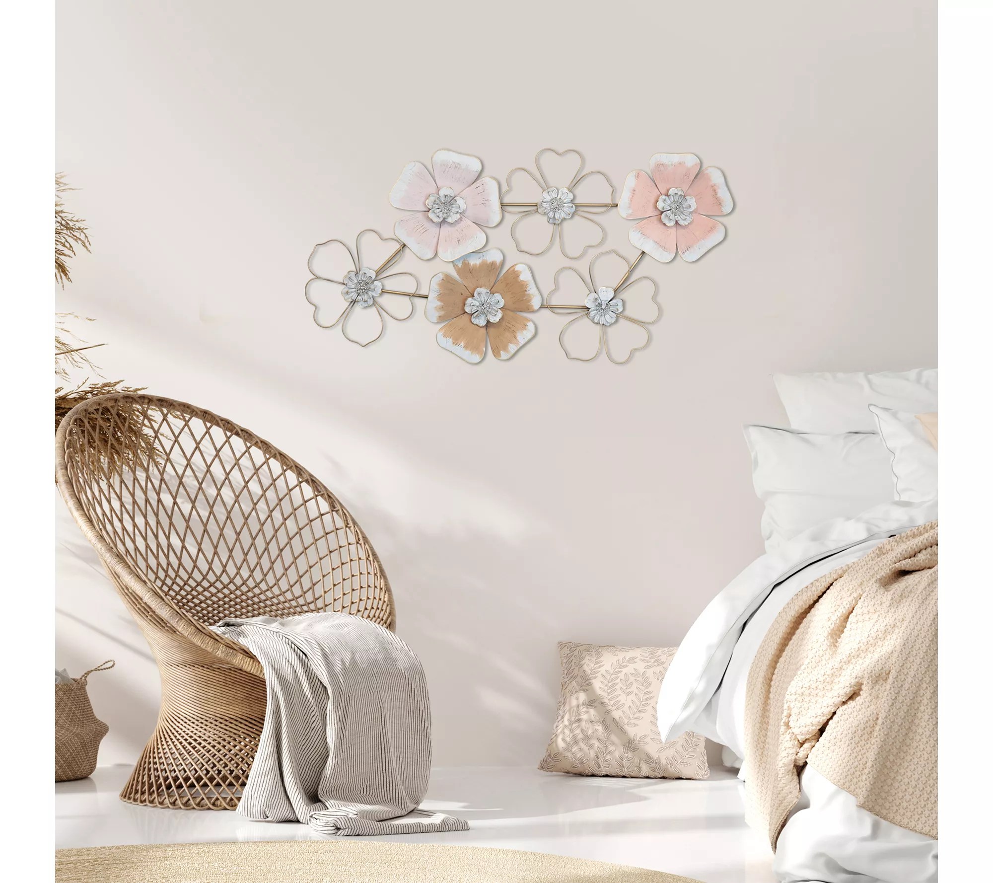 Stratton Home Decor Sydney Floral Bunch Metal Wall Art