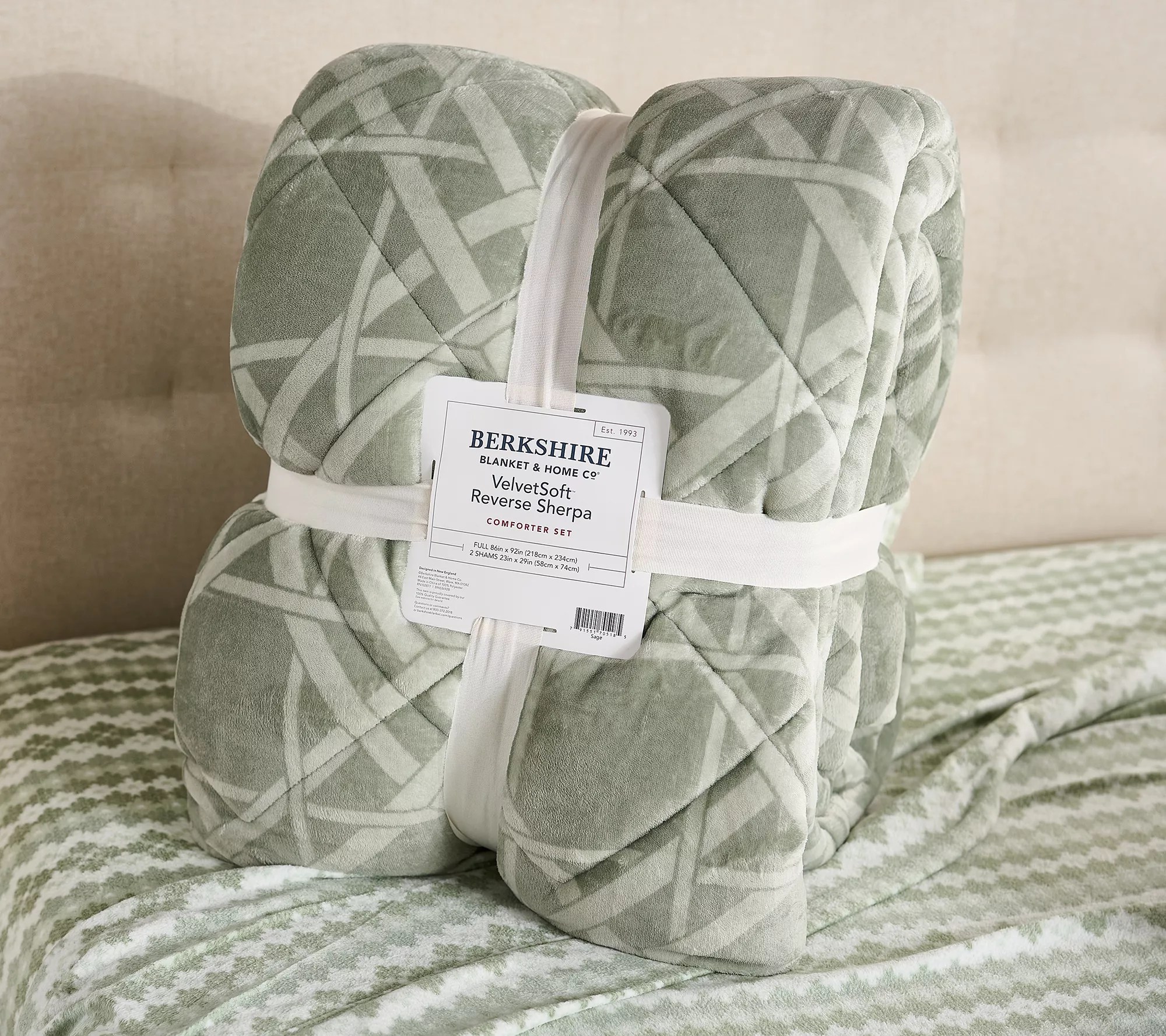 Berkshire Velvetsoft and Sherpa Comforter Set Queen