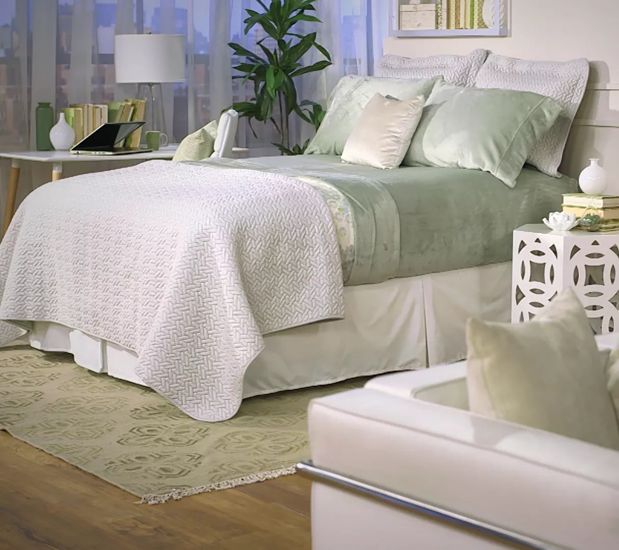 Berkshire Blanket Velvet Soft Queen Cozy Sheet Set