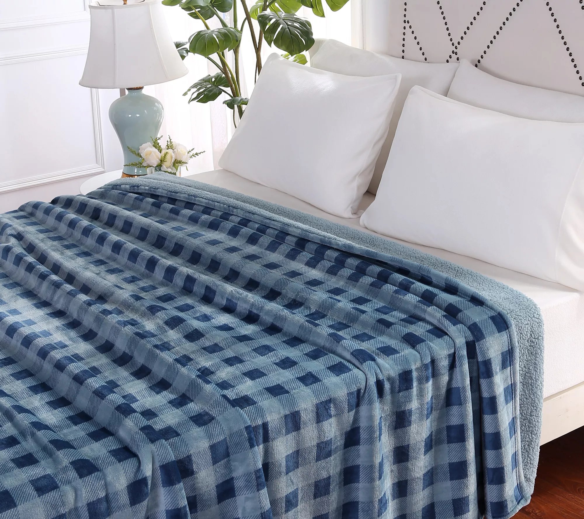 Berkshire Buffalo Velvet Soft Reverse to Sherpa Queen Blanket