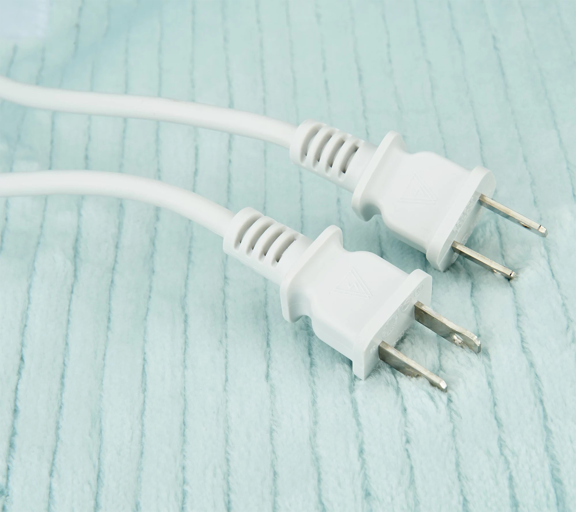 Berkshire Velvet Soft Intellisense Heated Full Blanket