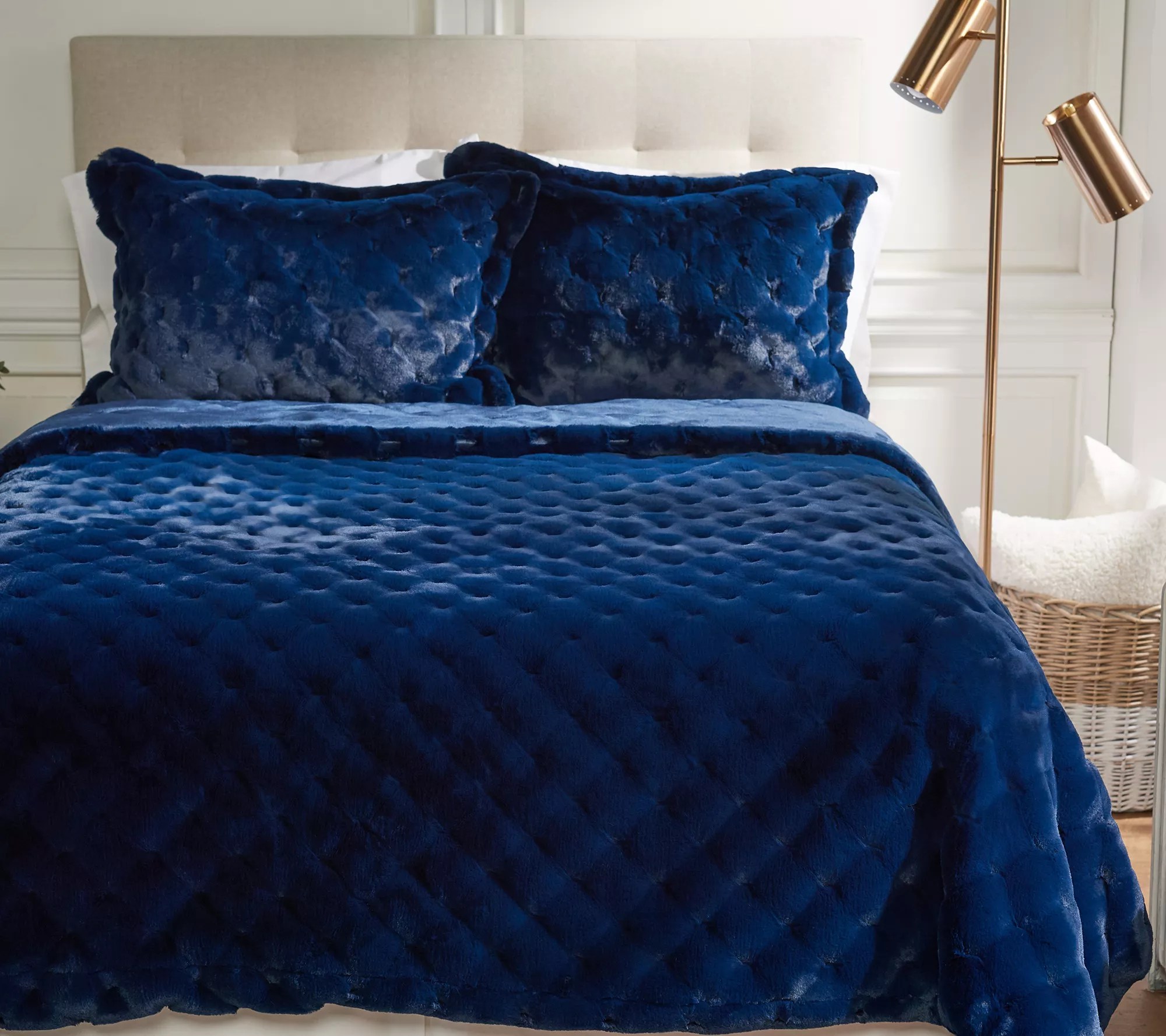 Berkshire Diamond Jacquard Faux Fur Coverlet Set Full