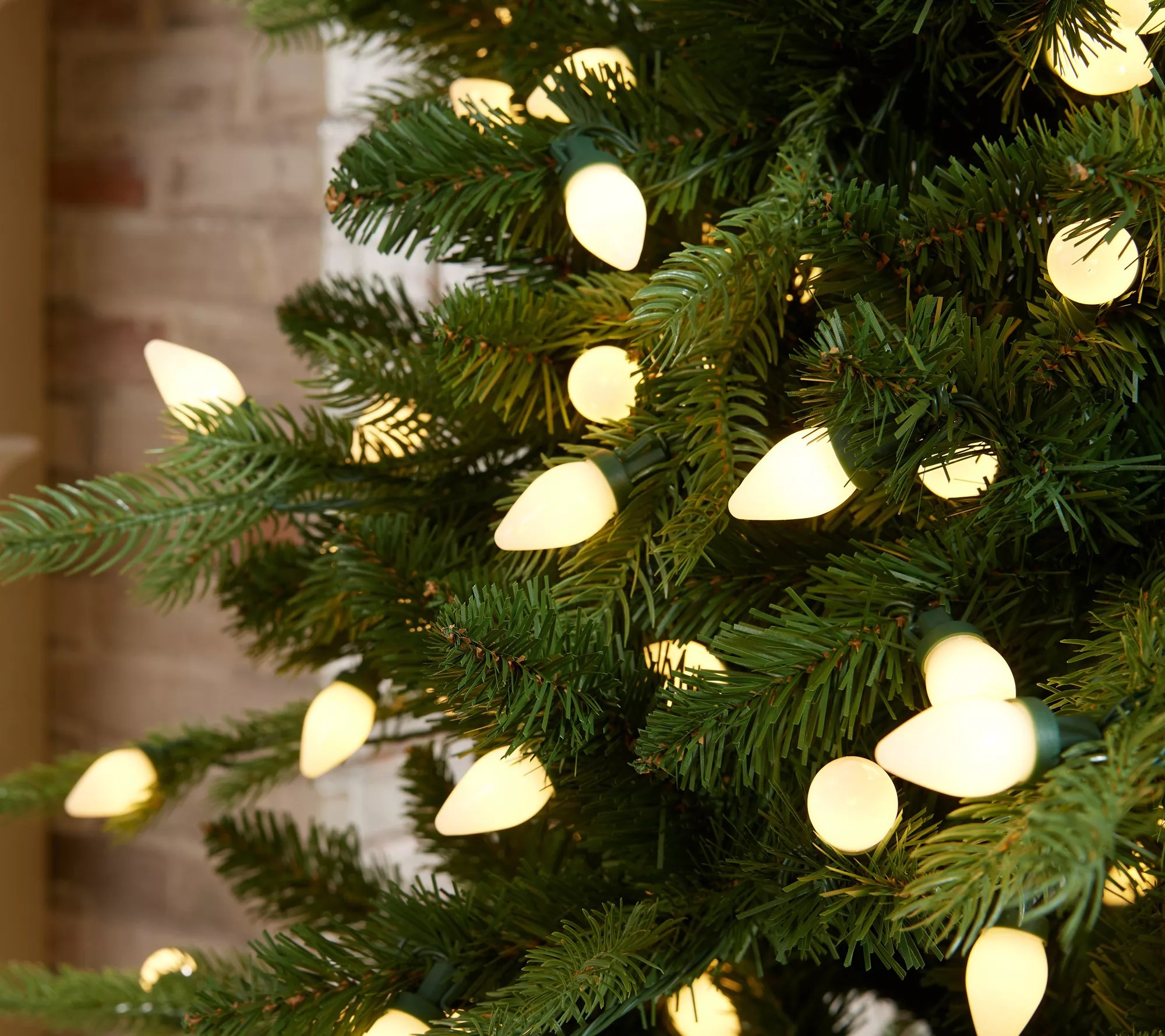 Bethlehem Lights 7.5' Nostalgic C7 Green Noble Spruce Tree