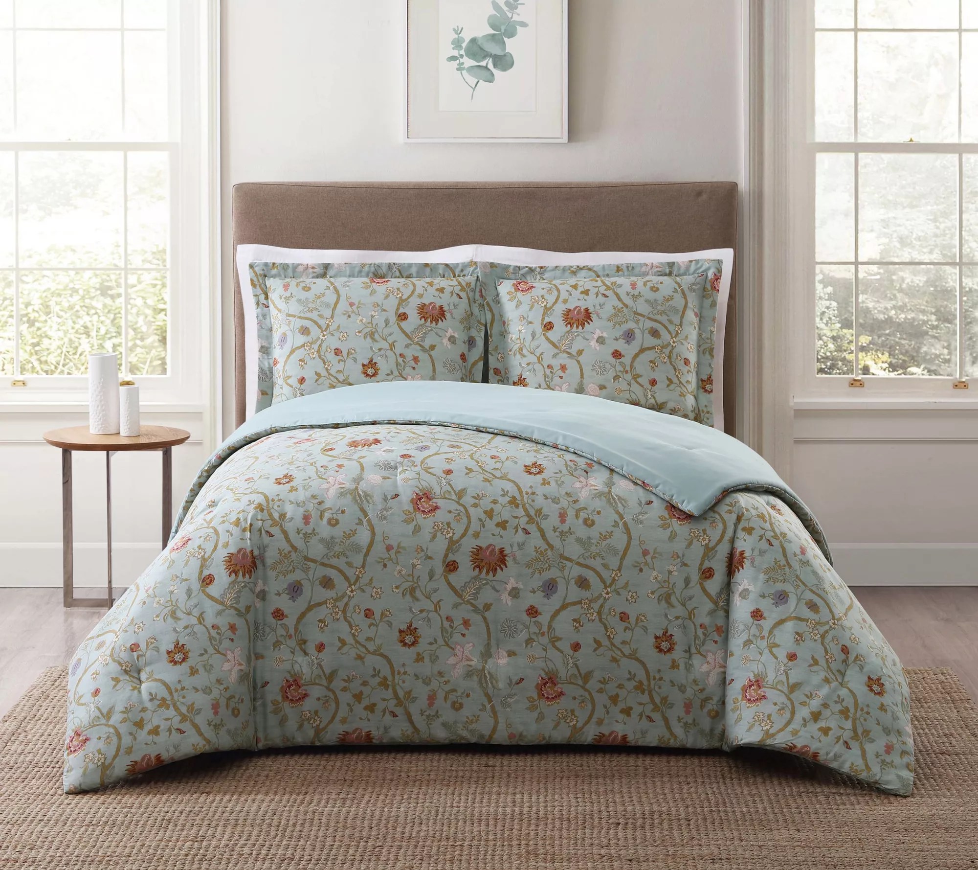 Style 212 Bedford Full/Queen Comforter Set