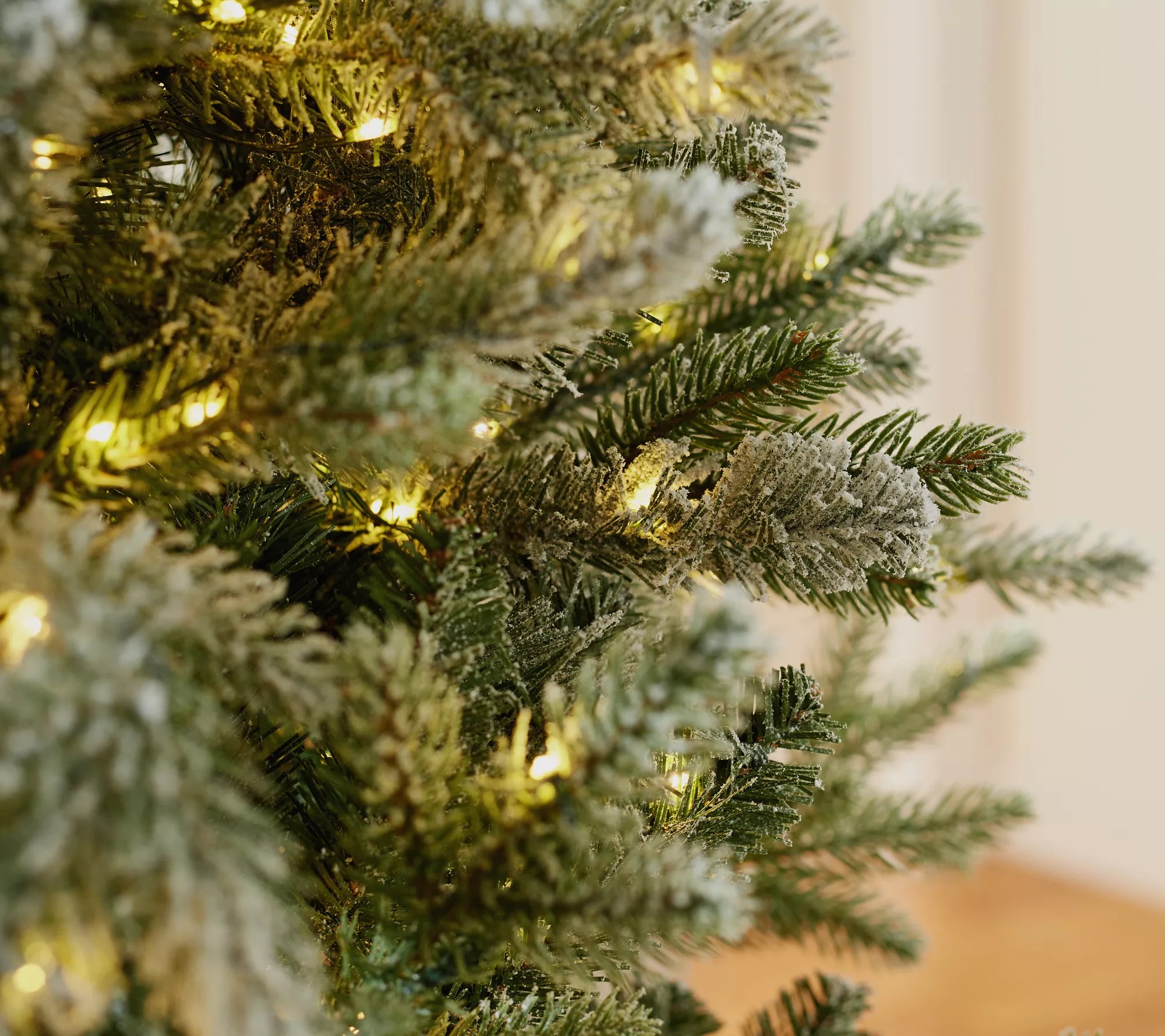 Home Reflections 7.5' Flocked w/ Color Flip Fairly Lights