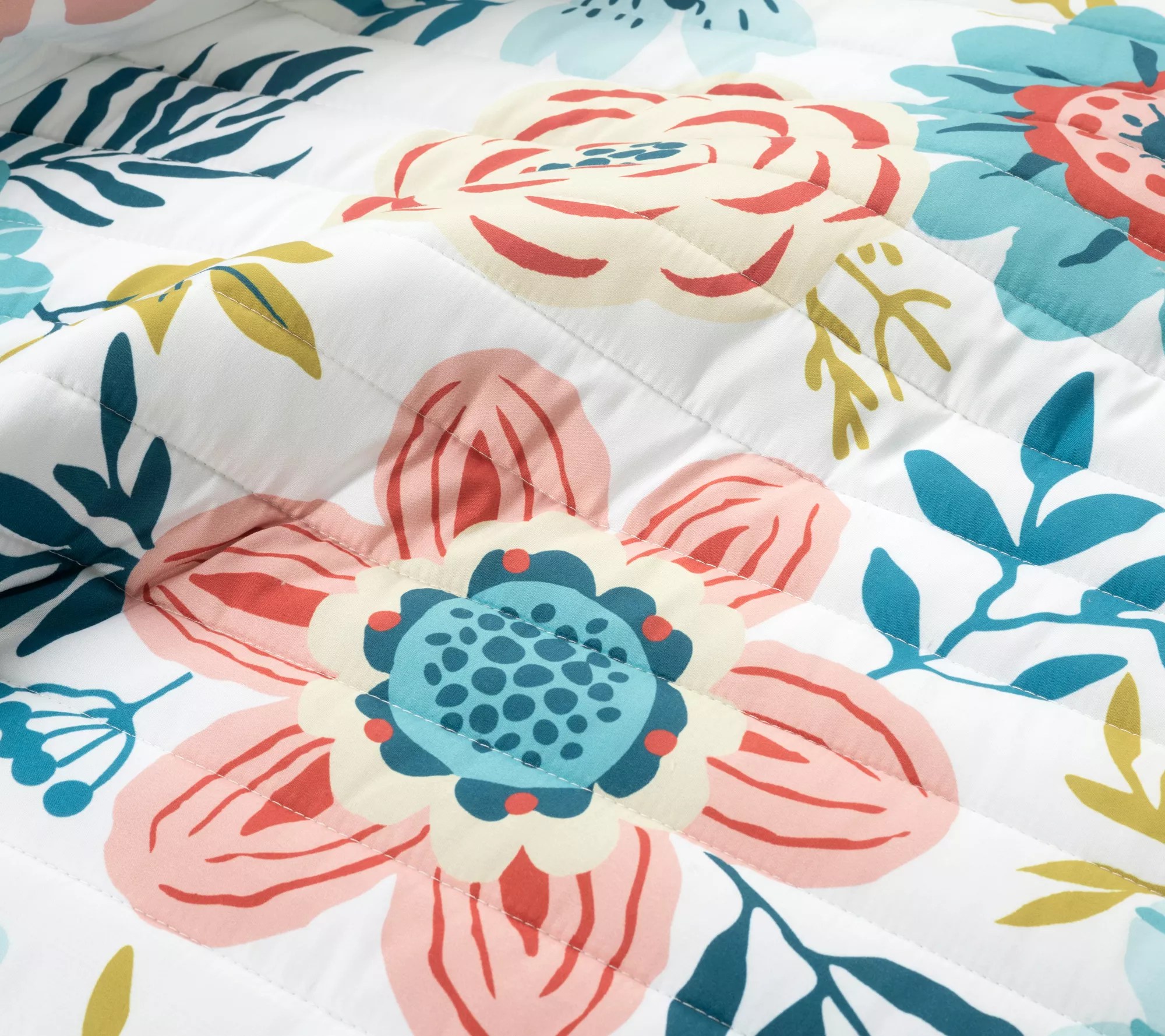 Lush Decor Cottage Core Ariana Flower Quilt Kin