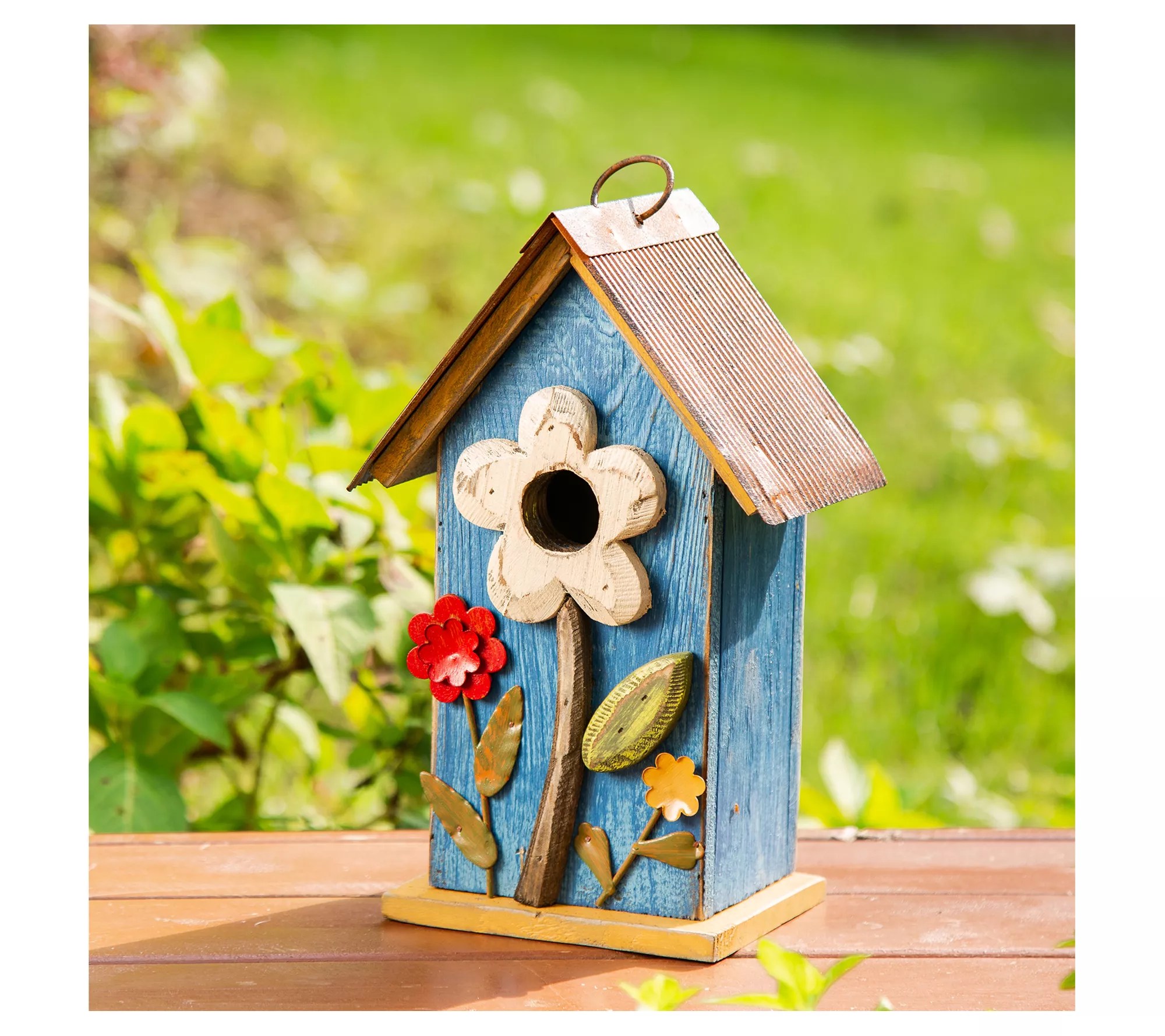 Glitzhome 3D Blooming Flowers Distressed Wood Birdhouse